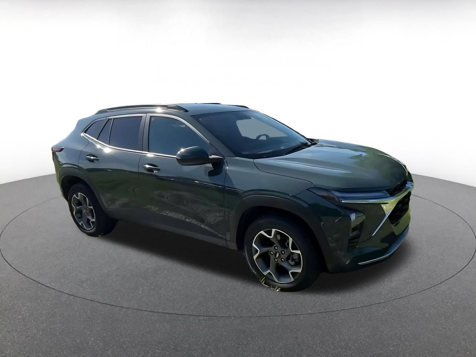 Thumbnail: 2025 Chevrolet Trax - 2