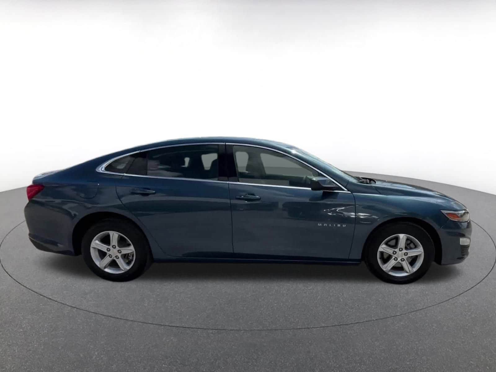 Thumbnail: 2024 Chevrolet Malibu - 16