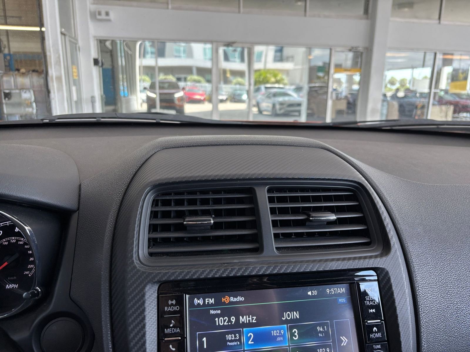 Thumbnail: 2022 Mitsubishi Outlander Sport - 15