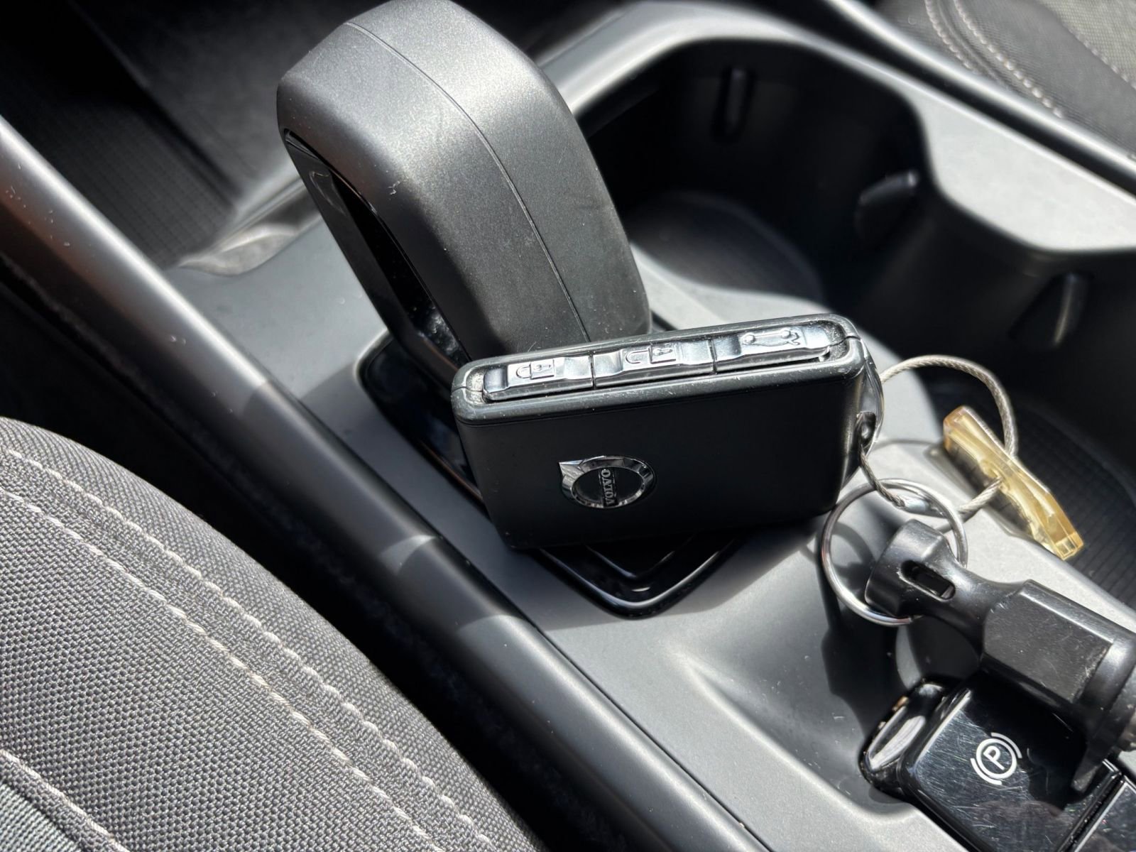 Thumbnail: 2024 Volvo XC40 - 22