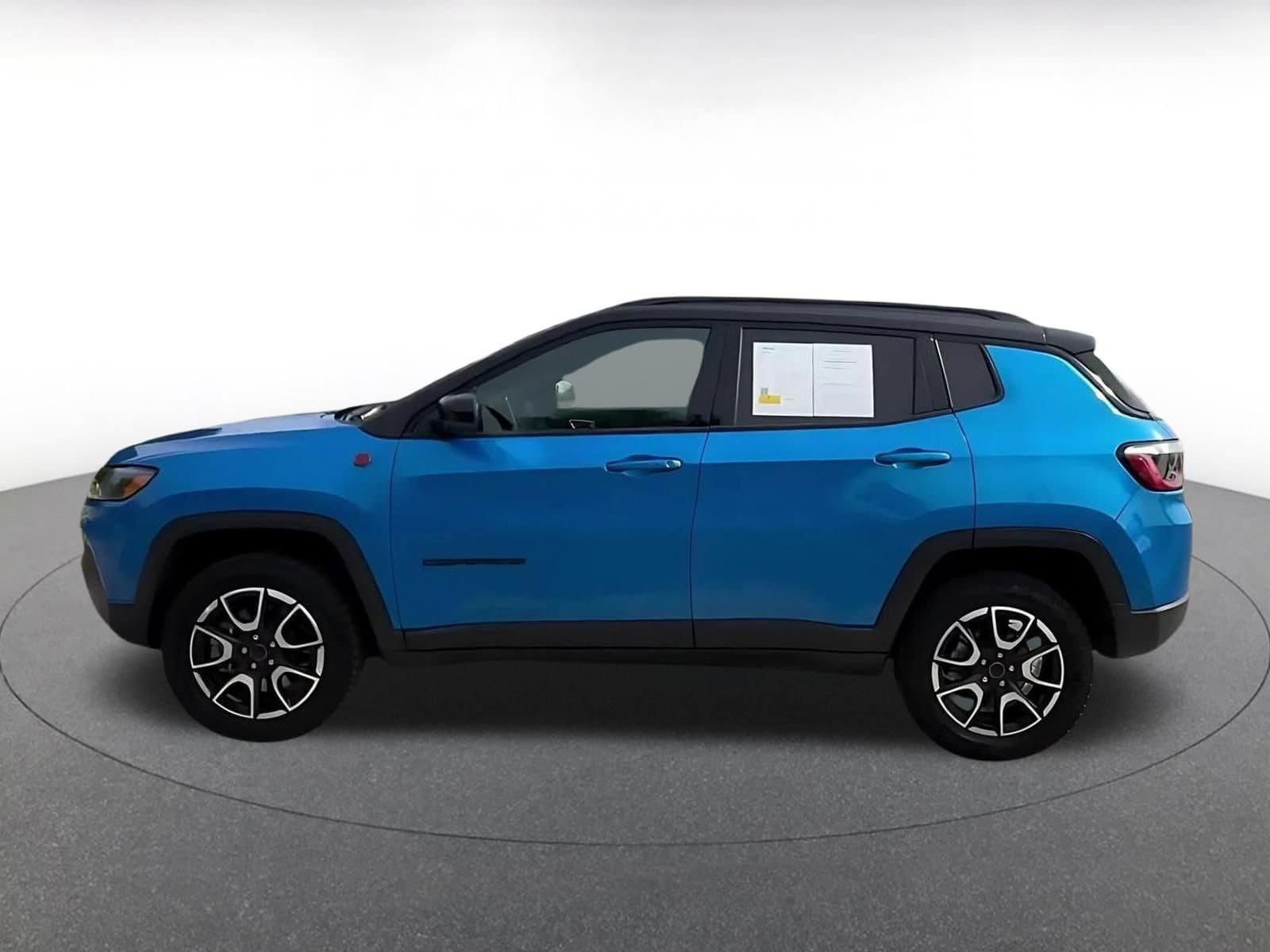 Thumbnail: 2025 Jeep Compass - 9