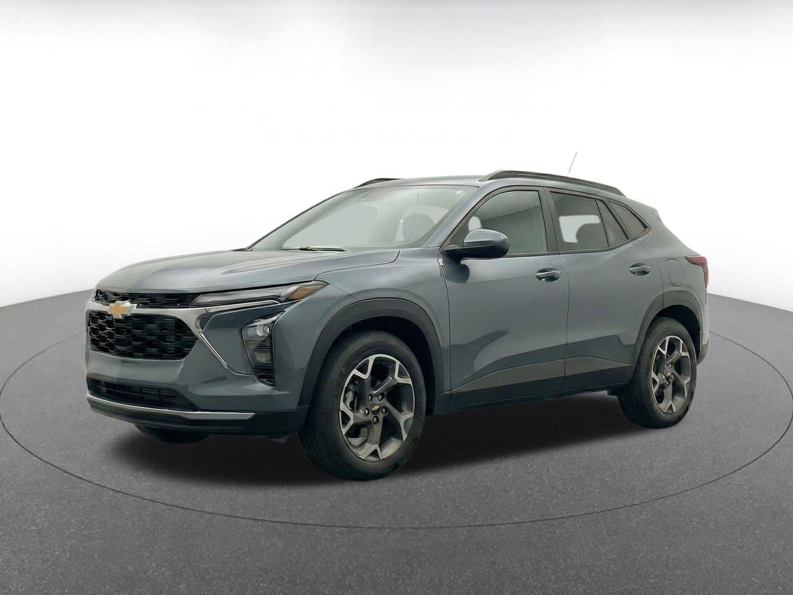 Thumbnail: 2025 Chevrolet Trax - 3