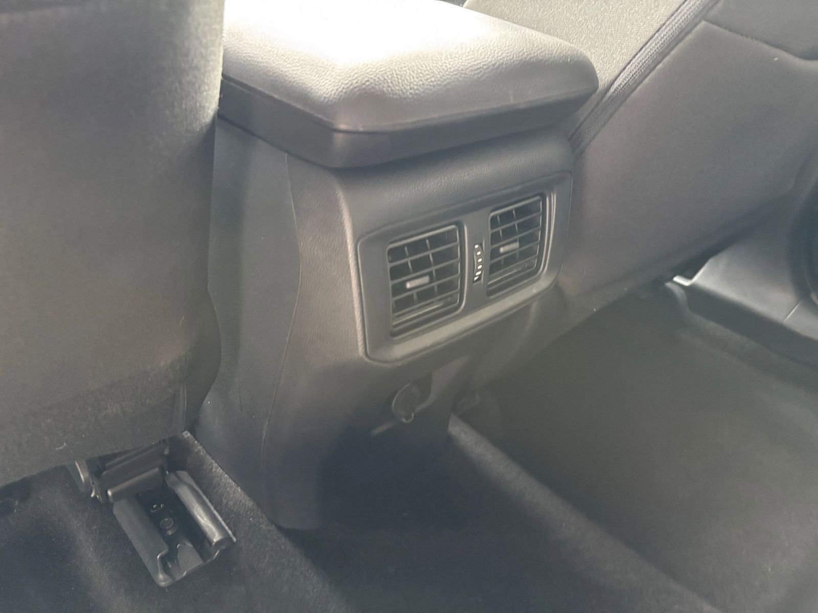 Thumbnail: 2025 Toyota RAV4 - 24