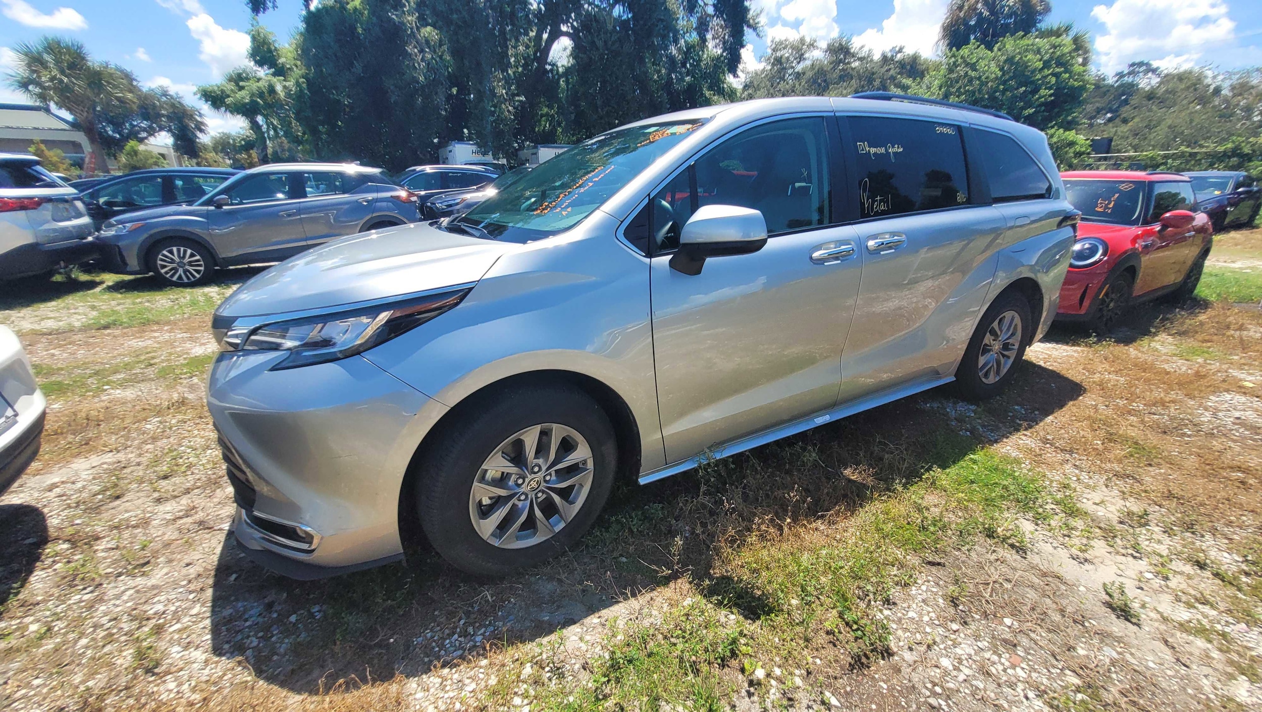 2023 Toyota Sienna XLE 5