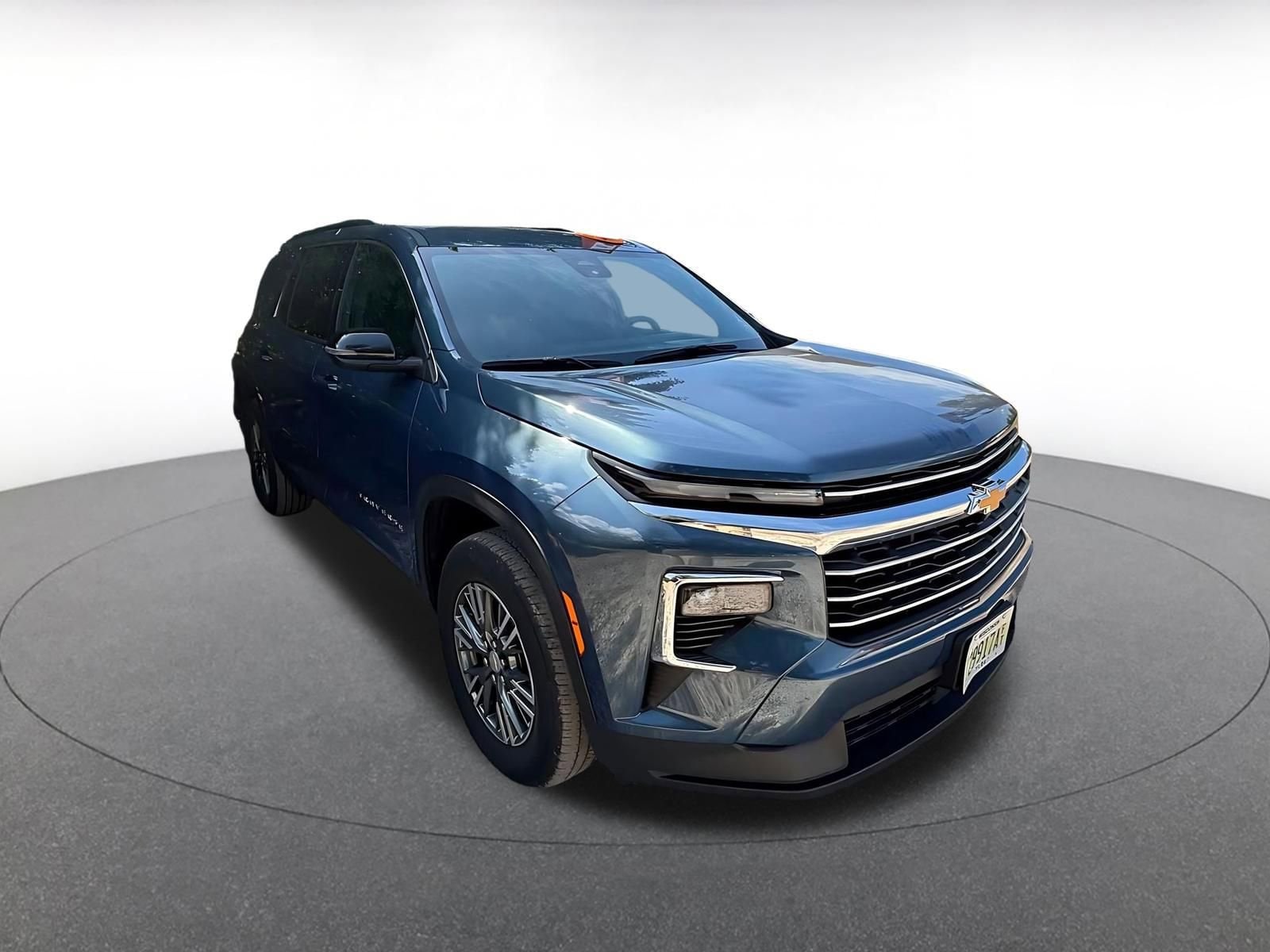 Thumbnail: 2025 Chevrolet Traverse - 2