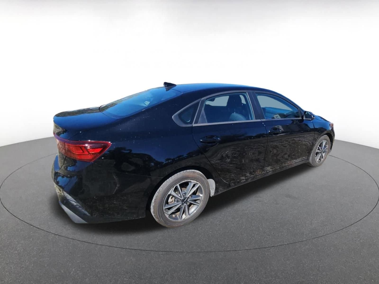 Thumbnail: 2024 Kia Forte - 7