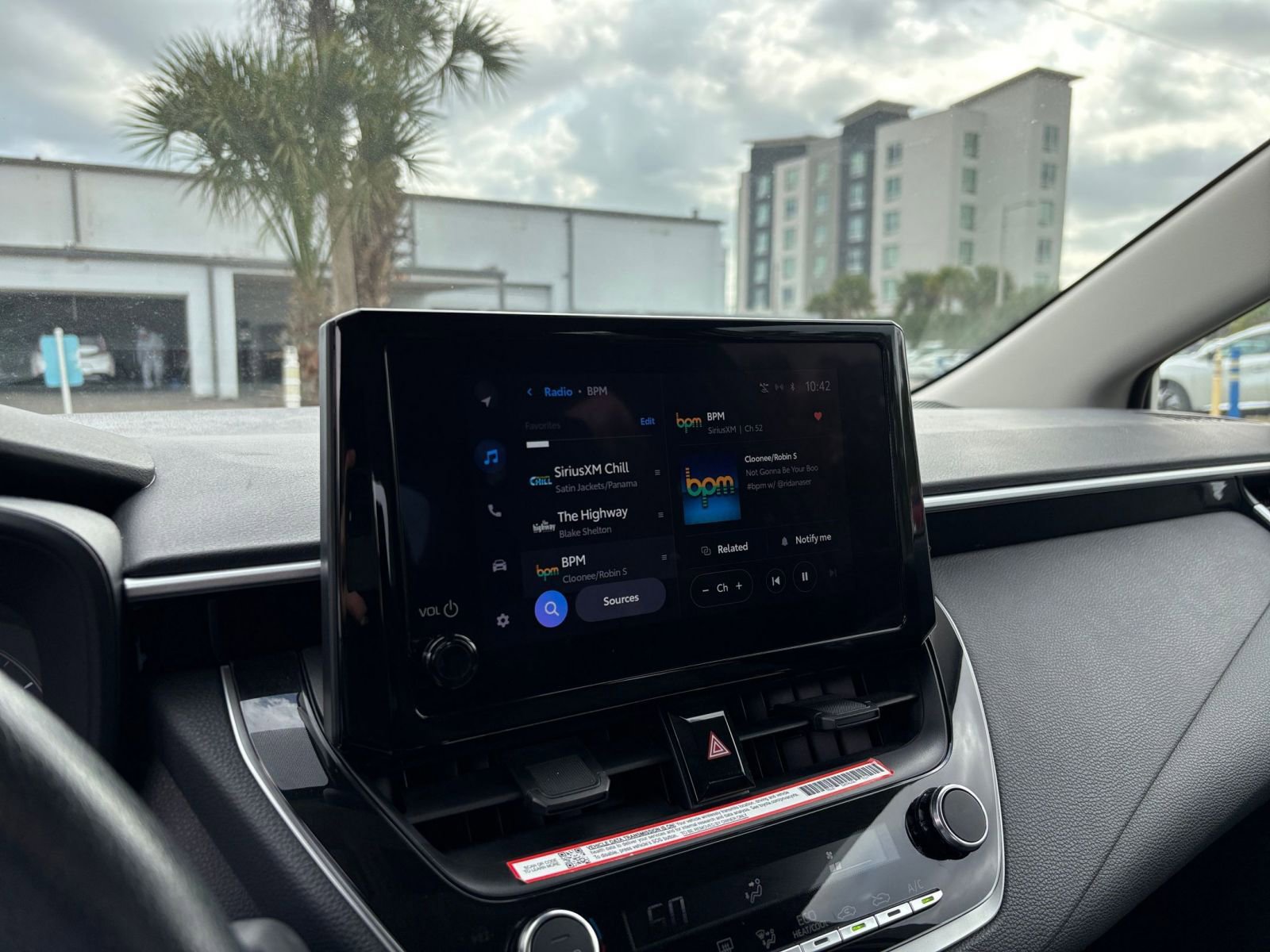 Thumbnail: 2025 Toyota Corolla - 21