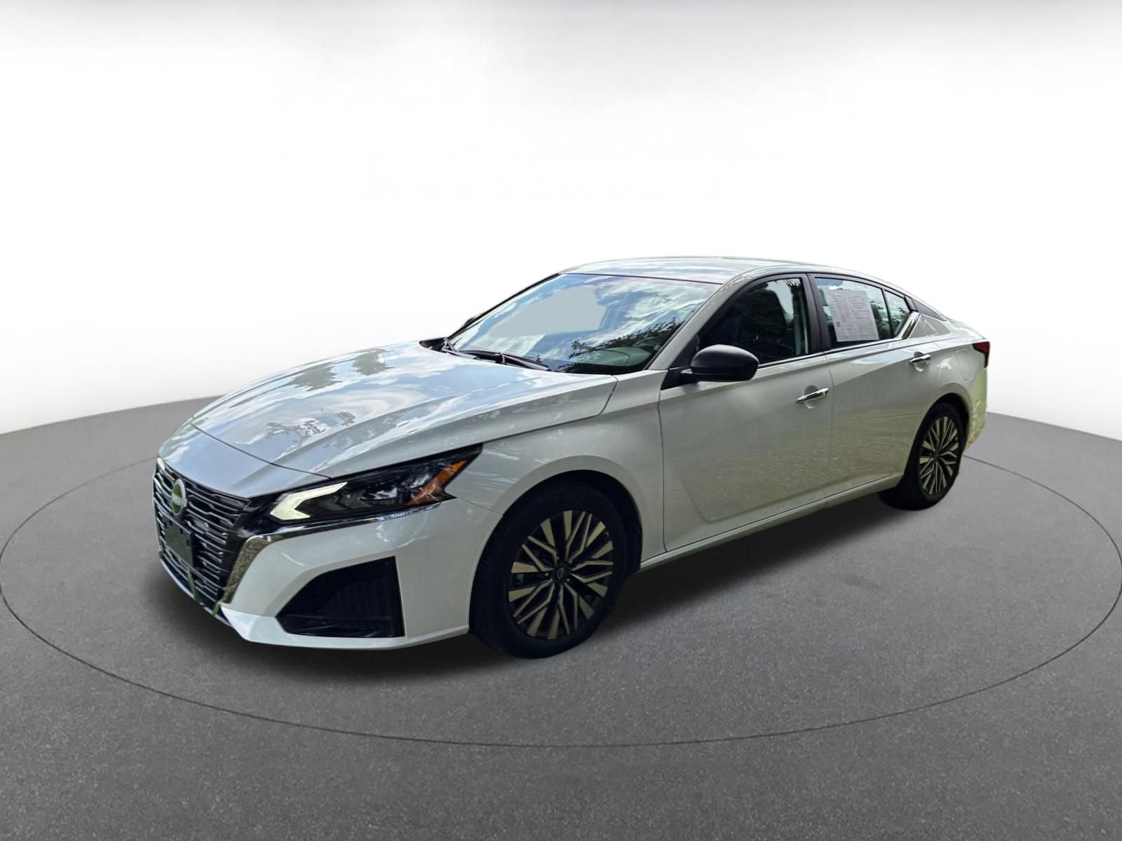 Thumbnail: 2025 Nissan Altima - 4