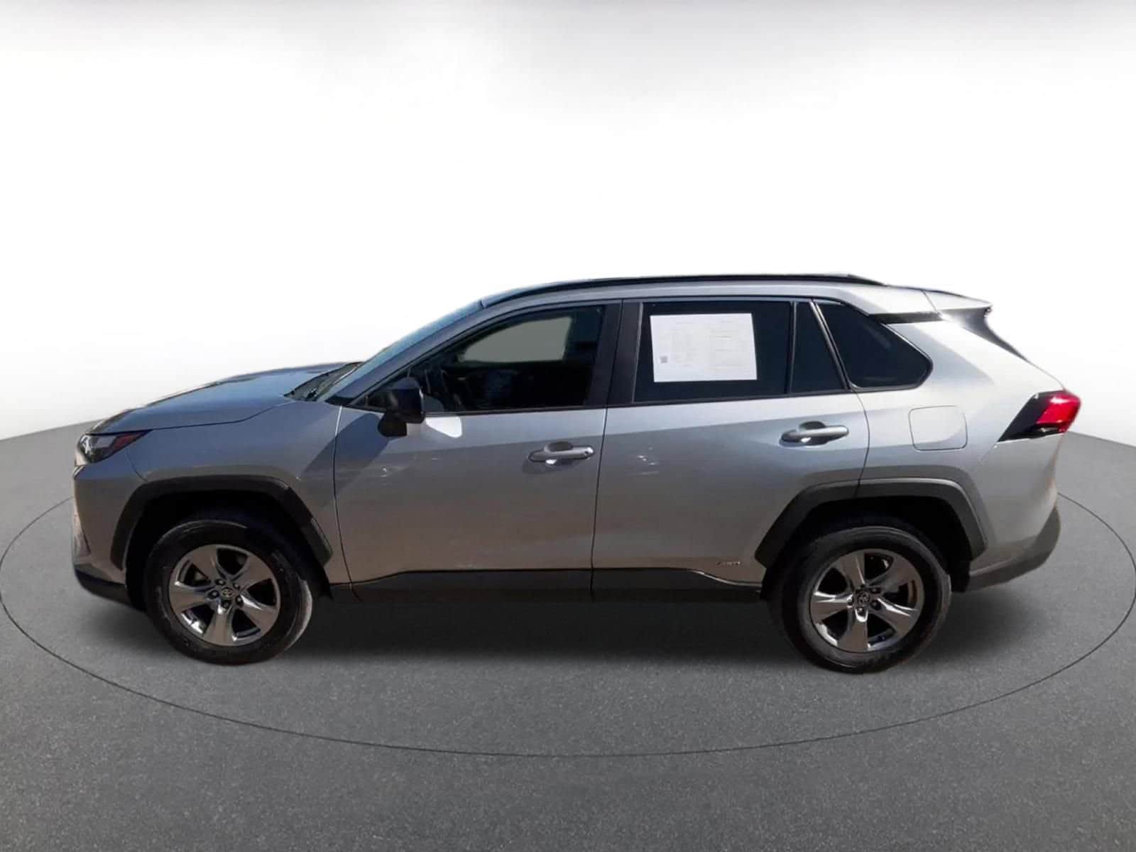 Thumbnail: 2025 Toyota RAV4 - 9