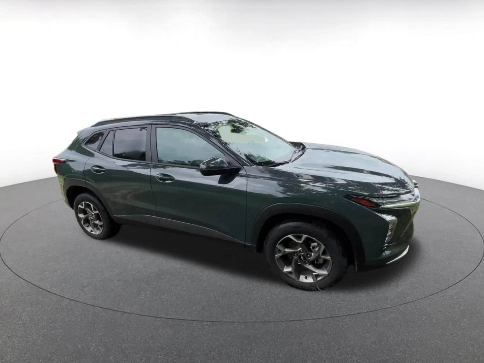 Thumbnail: 2025 Chevrolet Trax - 2