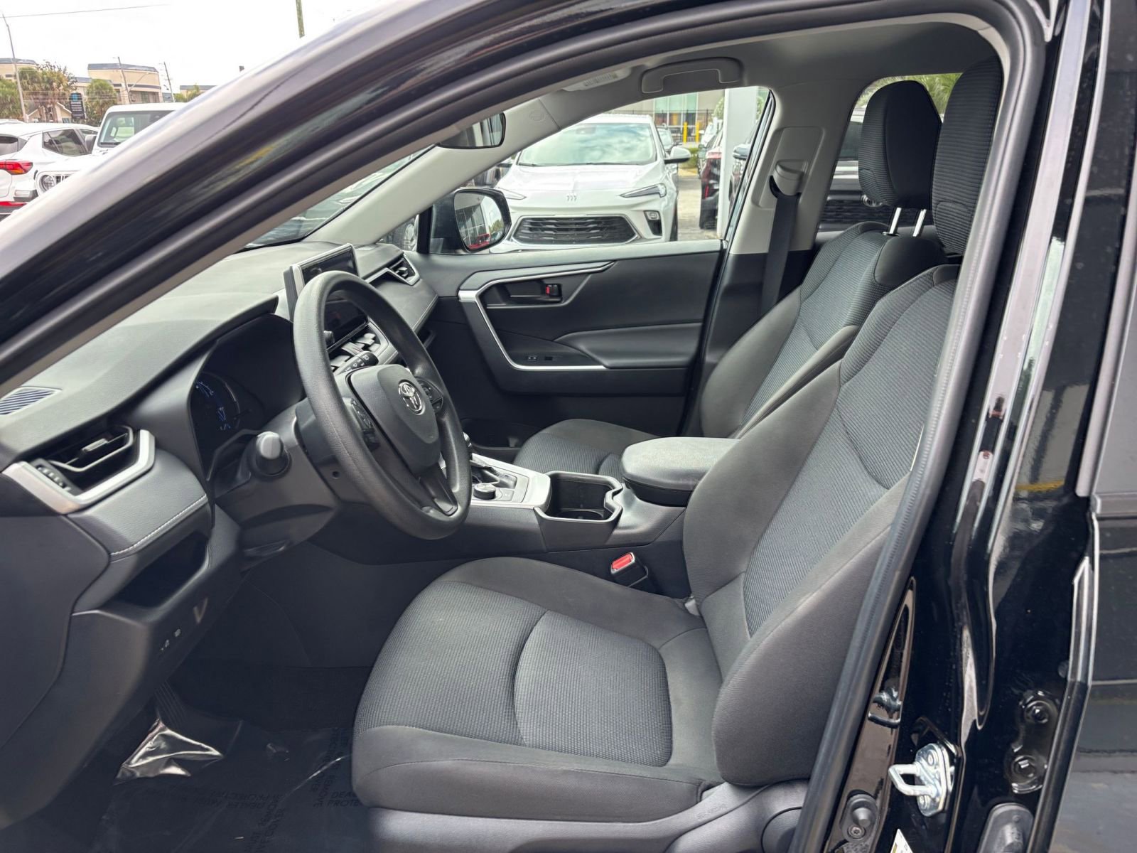 Thumbnail: 2025 Toyota RAV4 - 27