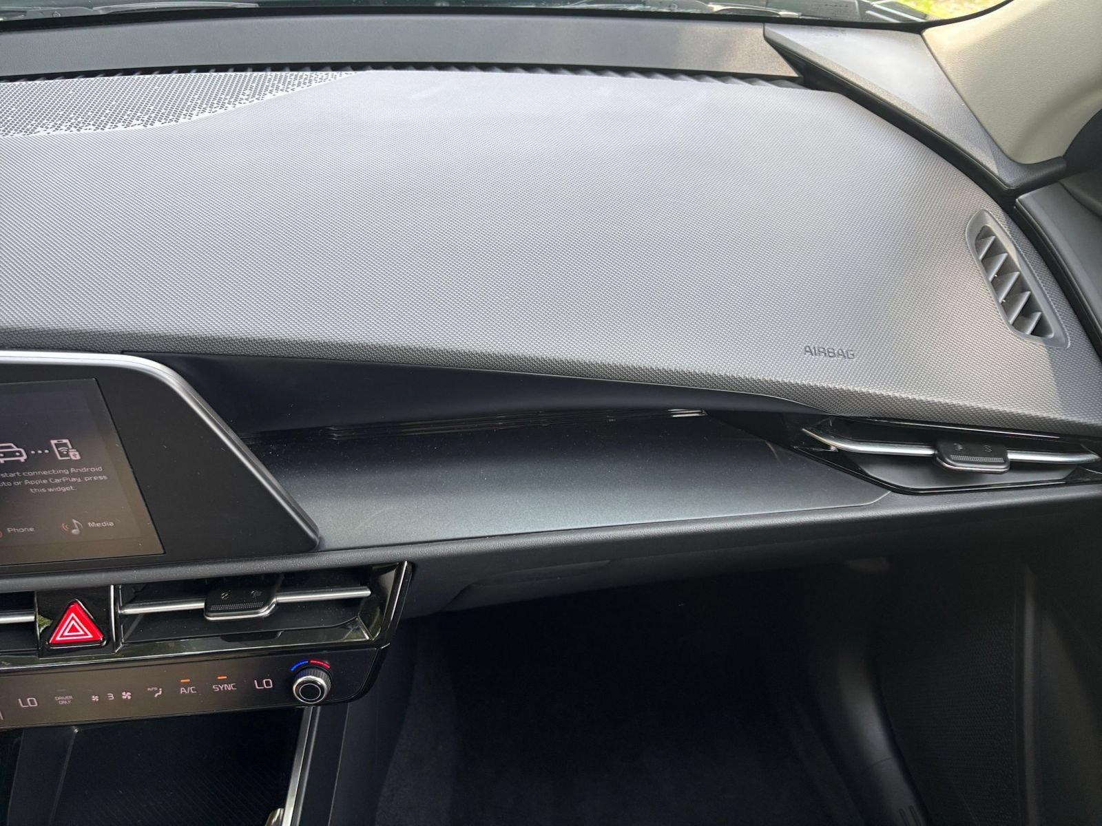 Thumbnail: 2026 Kia Niro - 35
