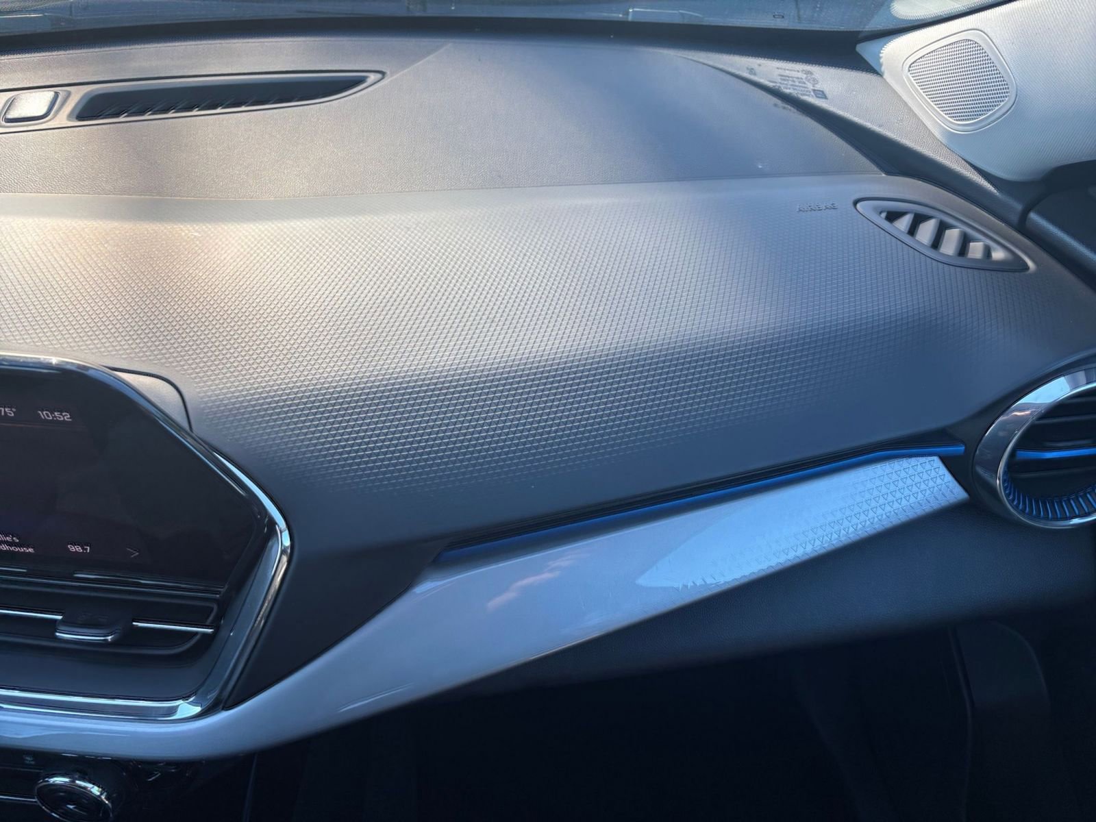 Thumbnail: 2025 Chevrolet Trax - 35