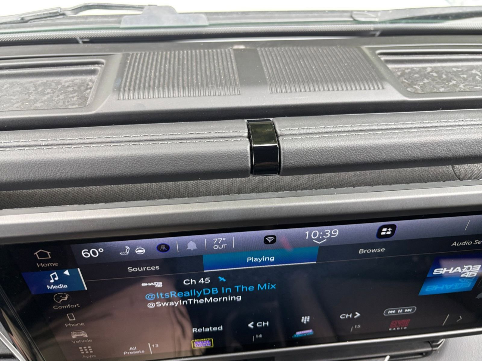 Thumbnail: 2025 Jeep Wrangler - 18