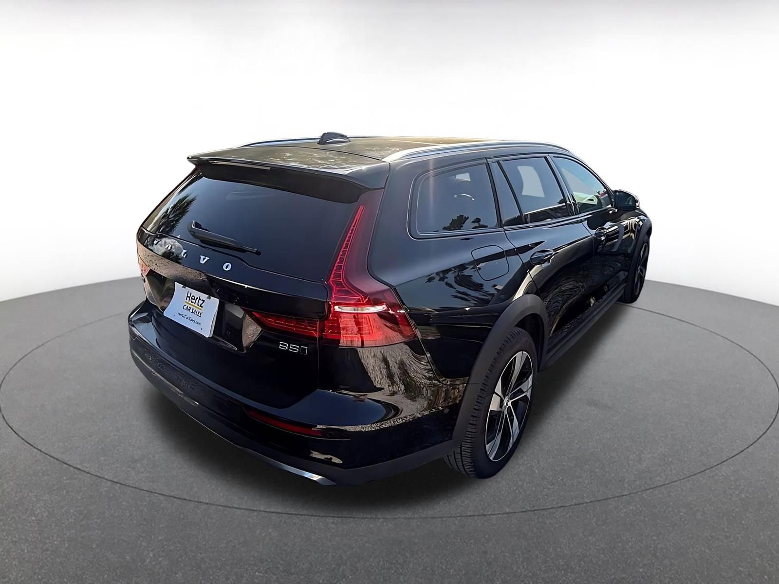 Thumbnail: 2025 Volvo S60 - 7