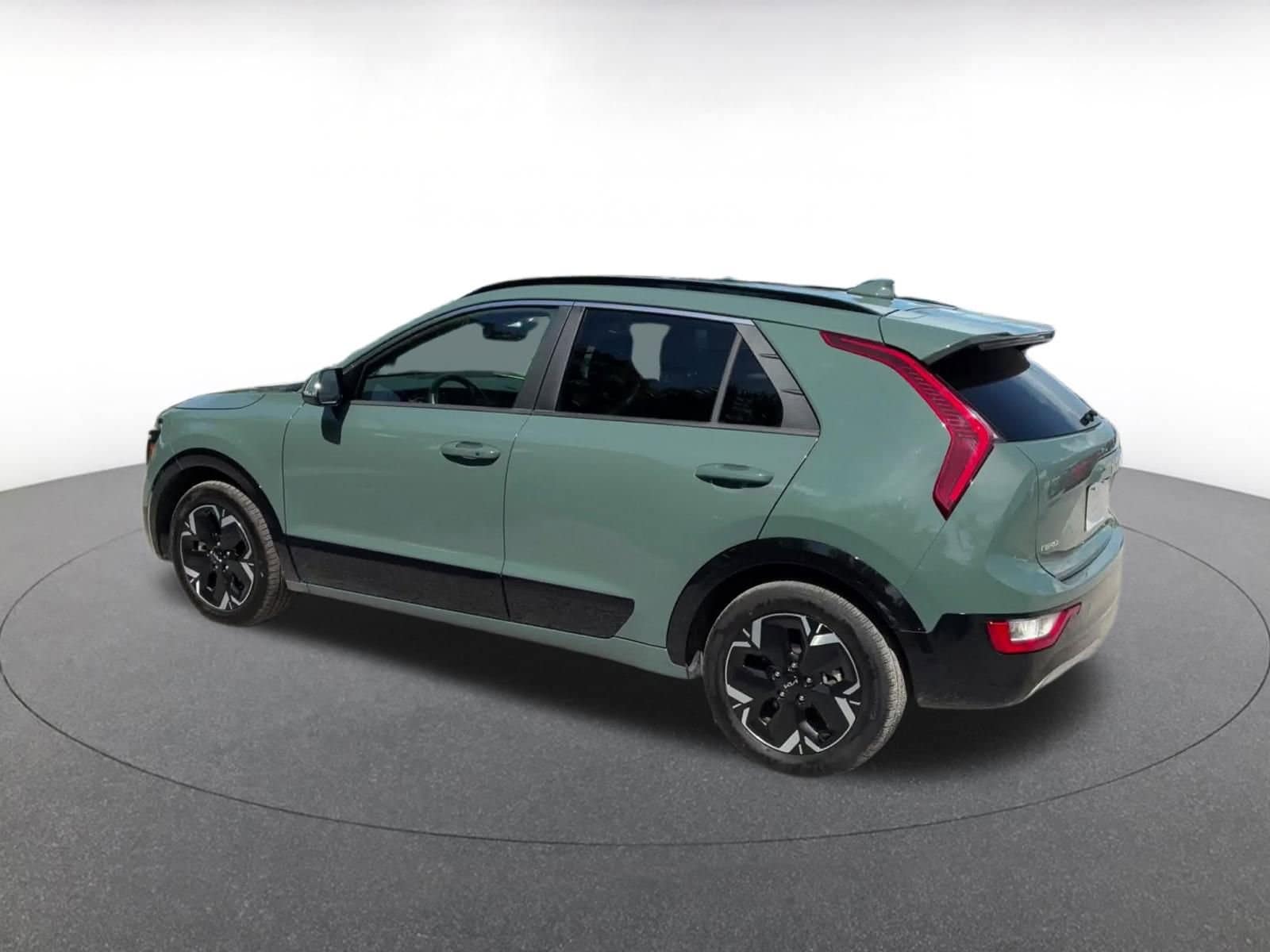 Thumbnail: 2023 Kia Niro - 10