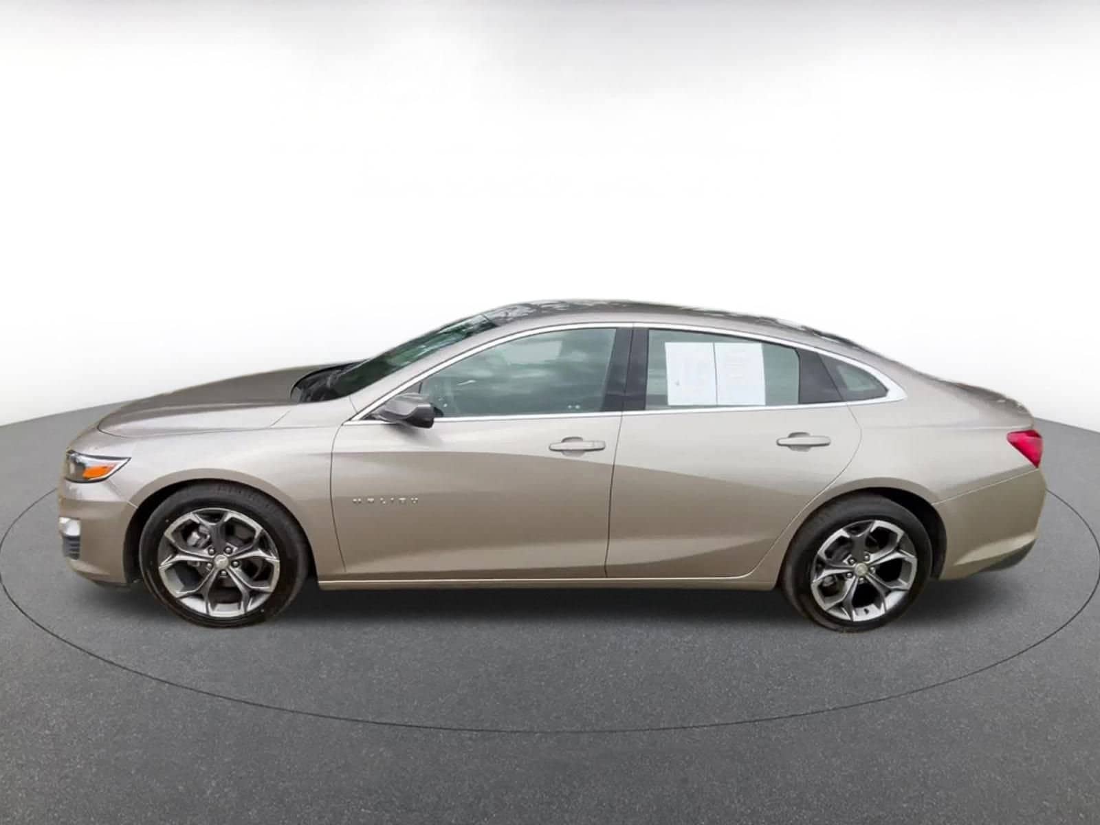 Thumbnail: 2024 Chevrolet Malibu - 9
