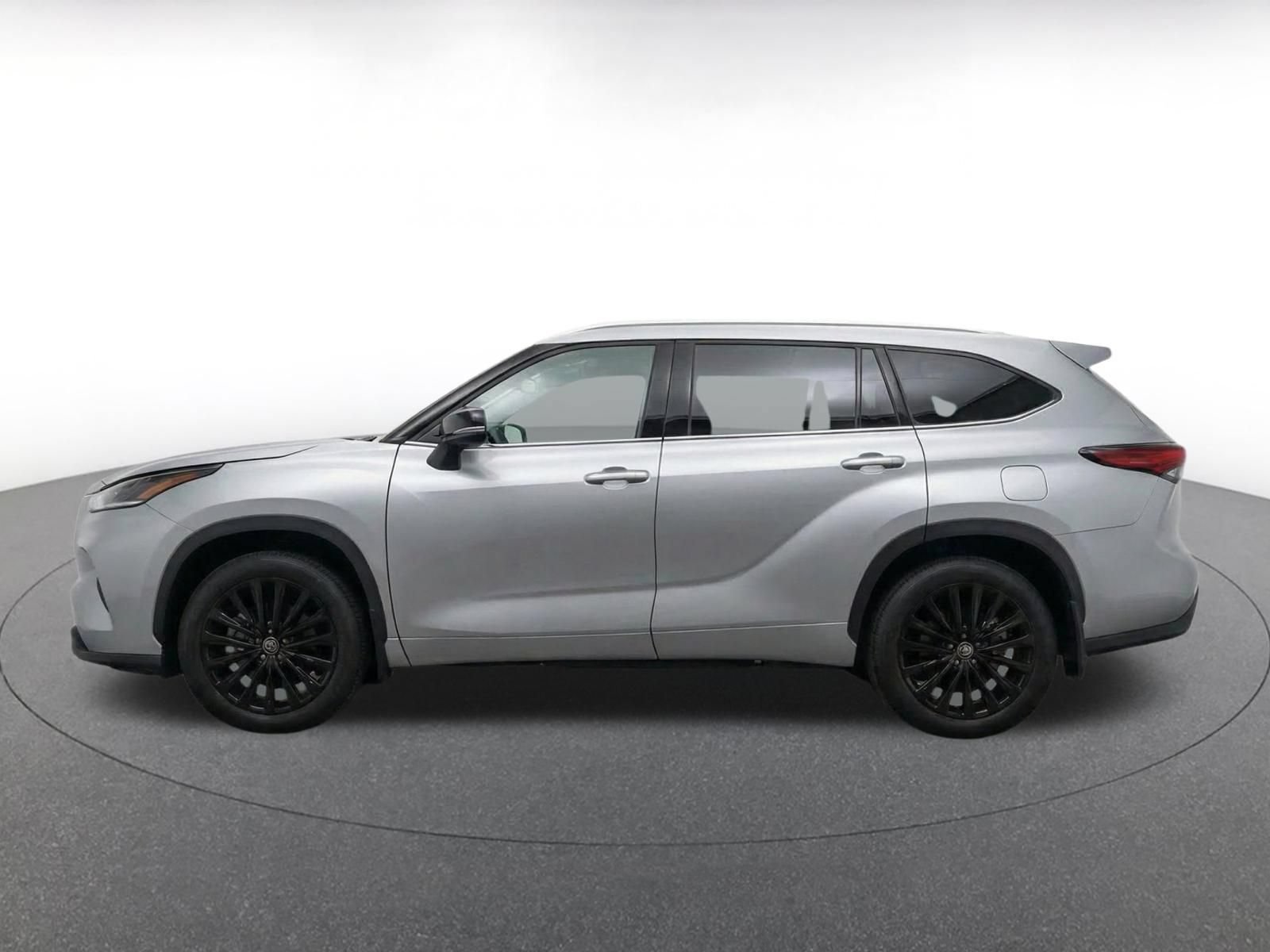 Thumbnail: 2025 Toyota Highlander - 4