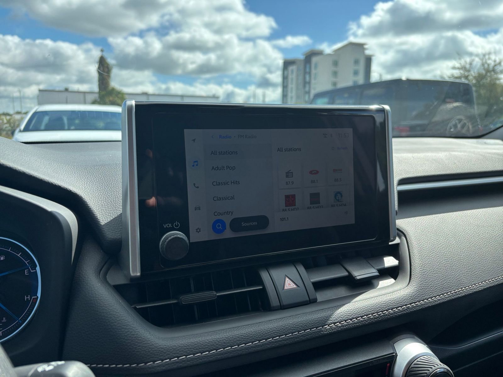 Thumbnail: 2025 Toyota RAV4 - 21