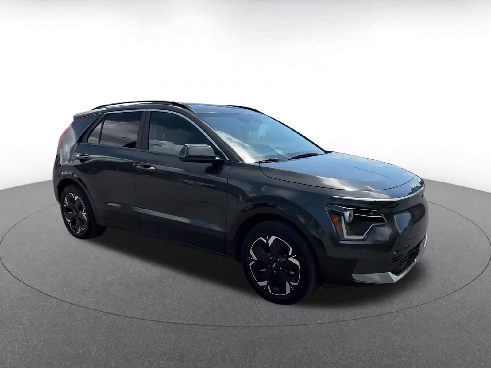 Thumbnail: 2023 Kia Niro - 2