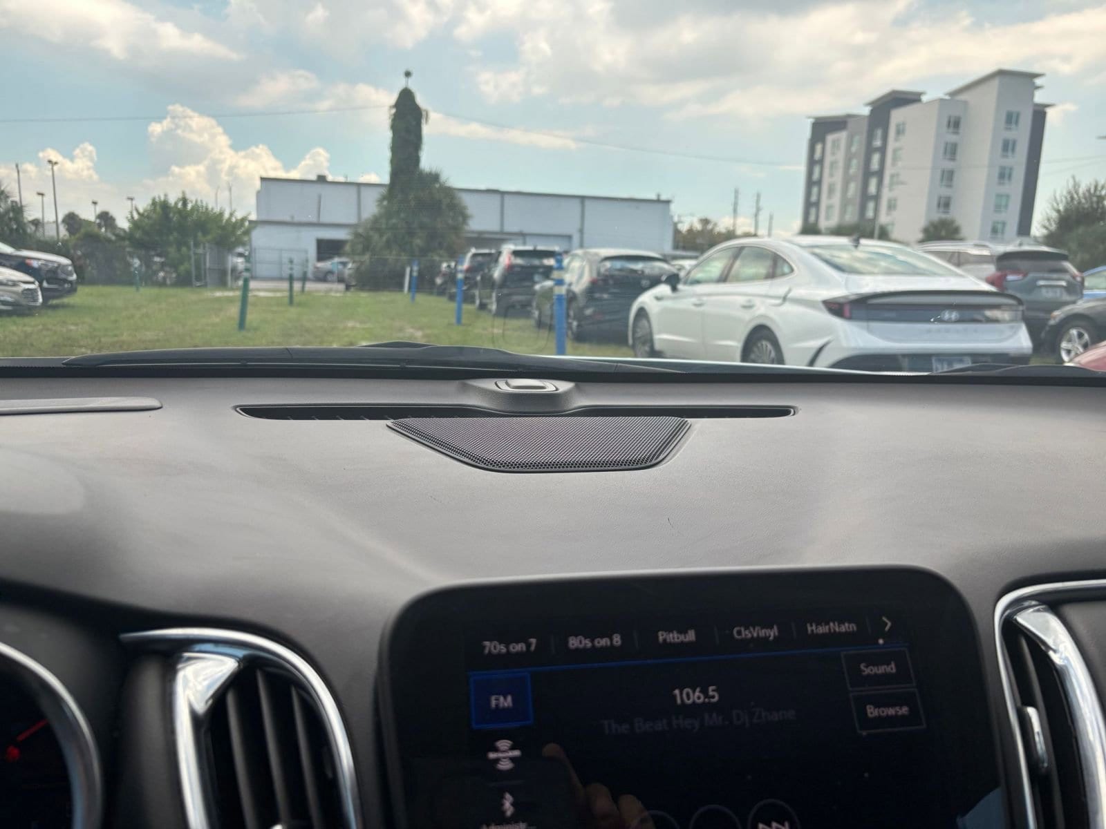 Thumbnail: 2024 Chevrolet Malibu - 18