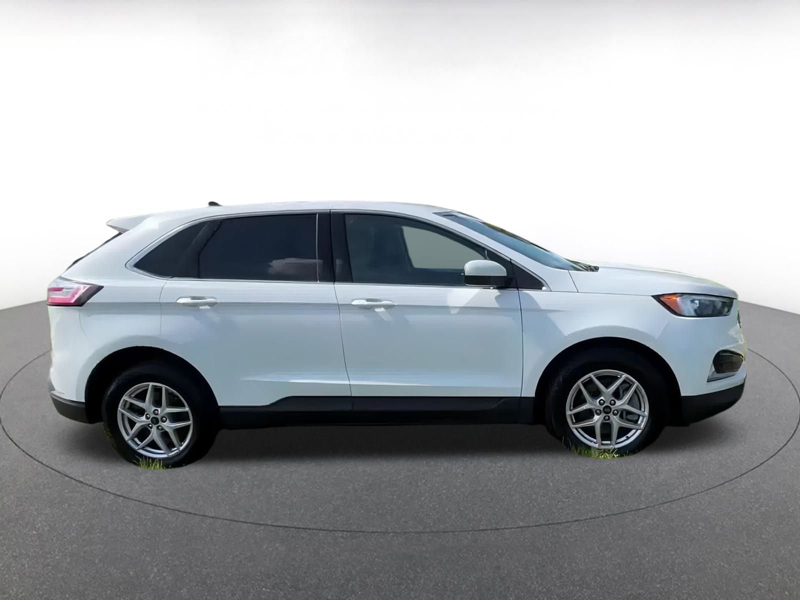 Thumbnail: 2023 Ford Edge - 16
