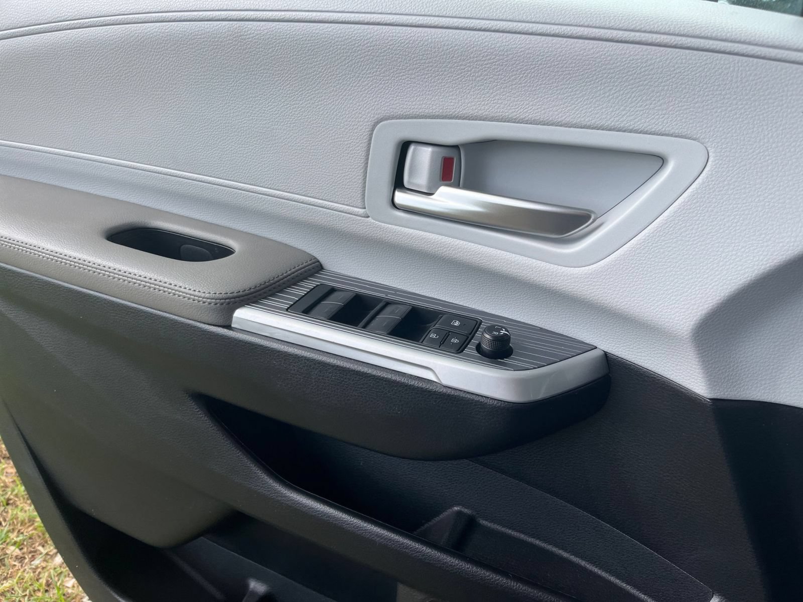 Thumbnail: 2025 Toyota Sienna - 15