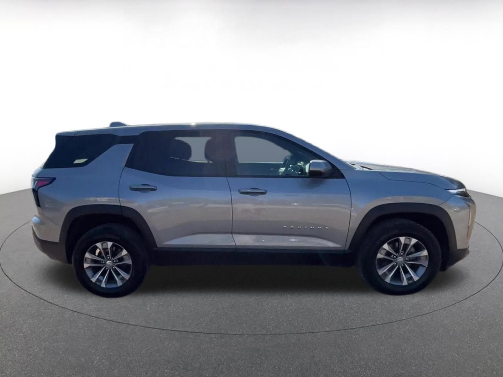 Thumbnail: 2025 Chevrolet Equinox - 16
