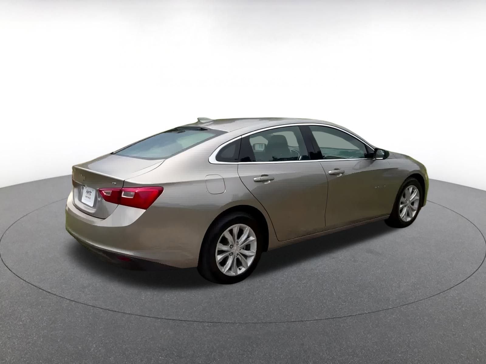 Thumbnail: 2024 Chevrolet Malibu - 15