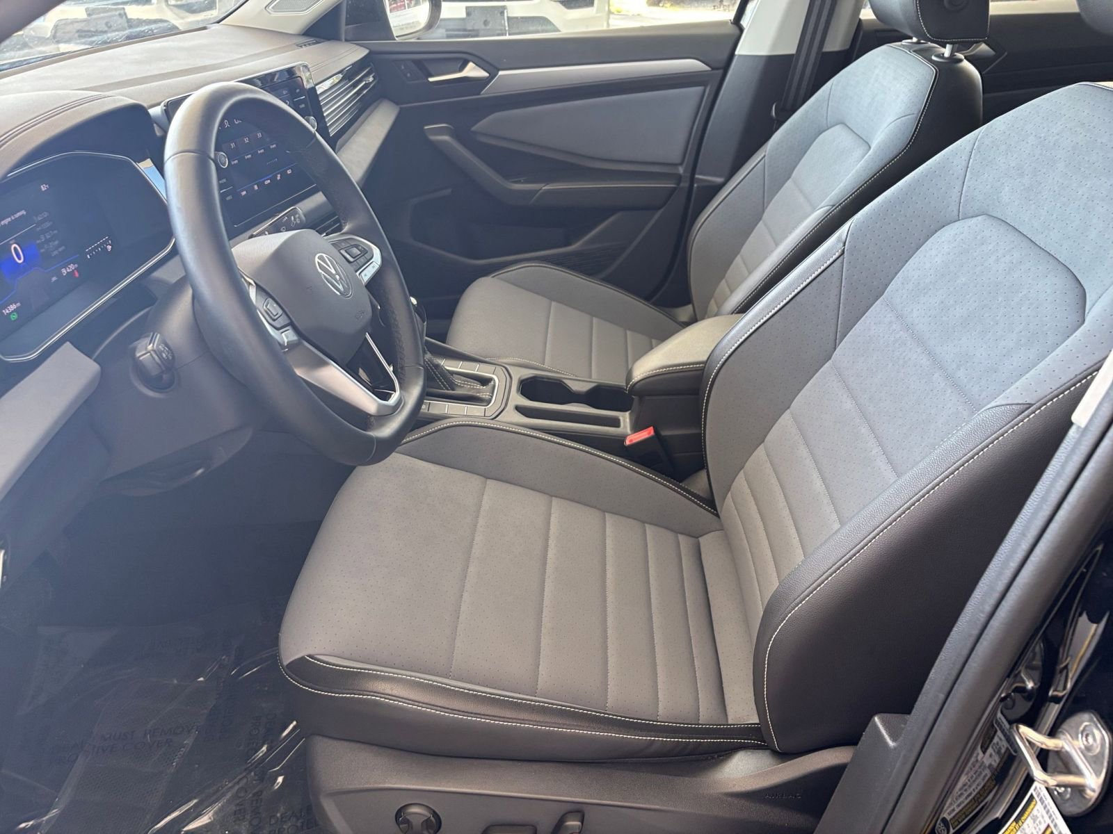 Thumbnail: 2025 Volkswagen Jetta - 25