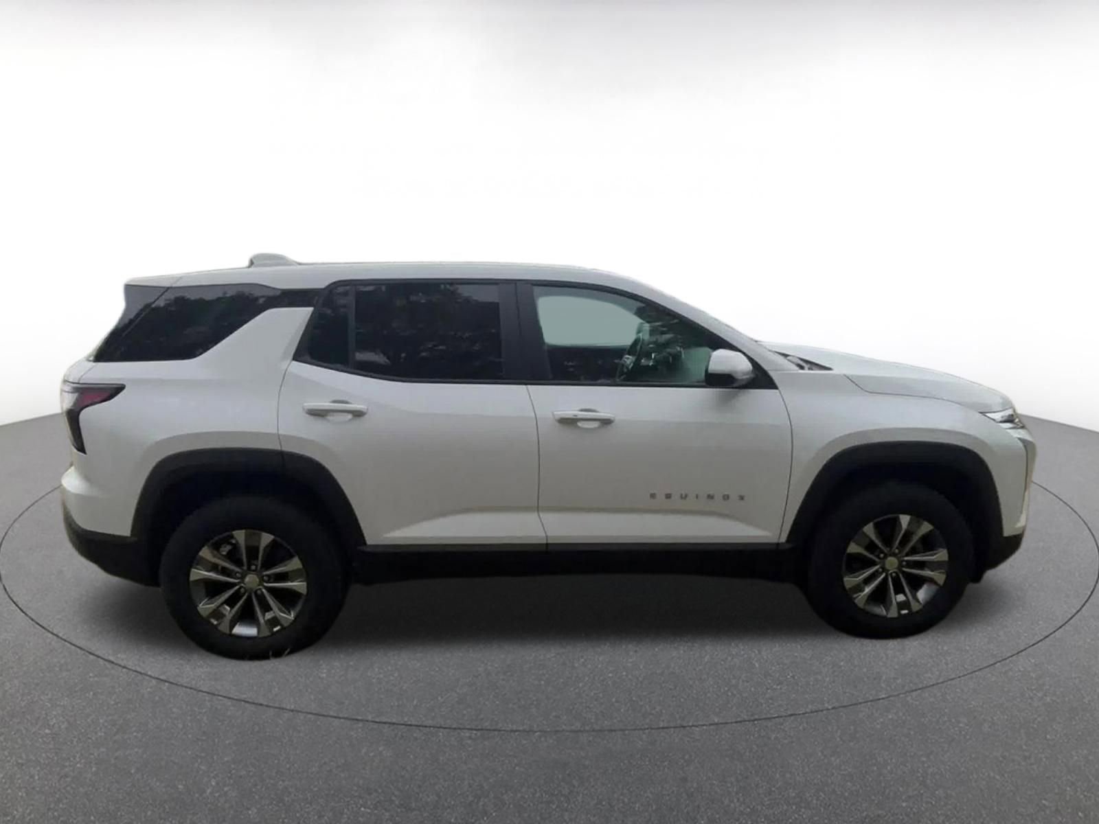 Thumbnail: 2025 Chevrolet Equinox - 16