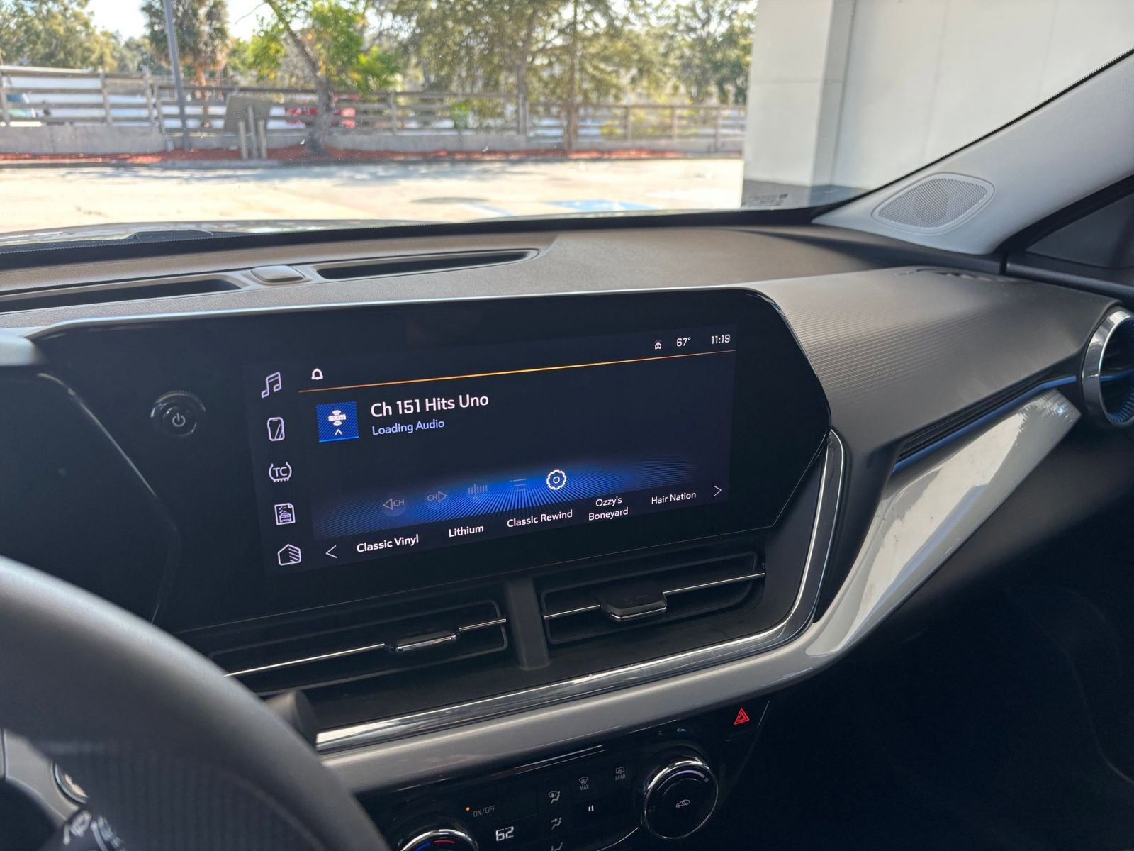 Thumbnail: 2025 Chevrolet Trax - 22