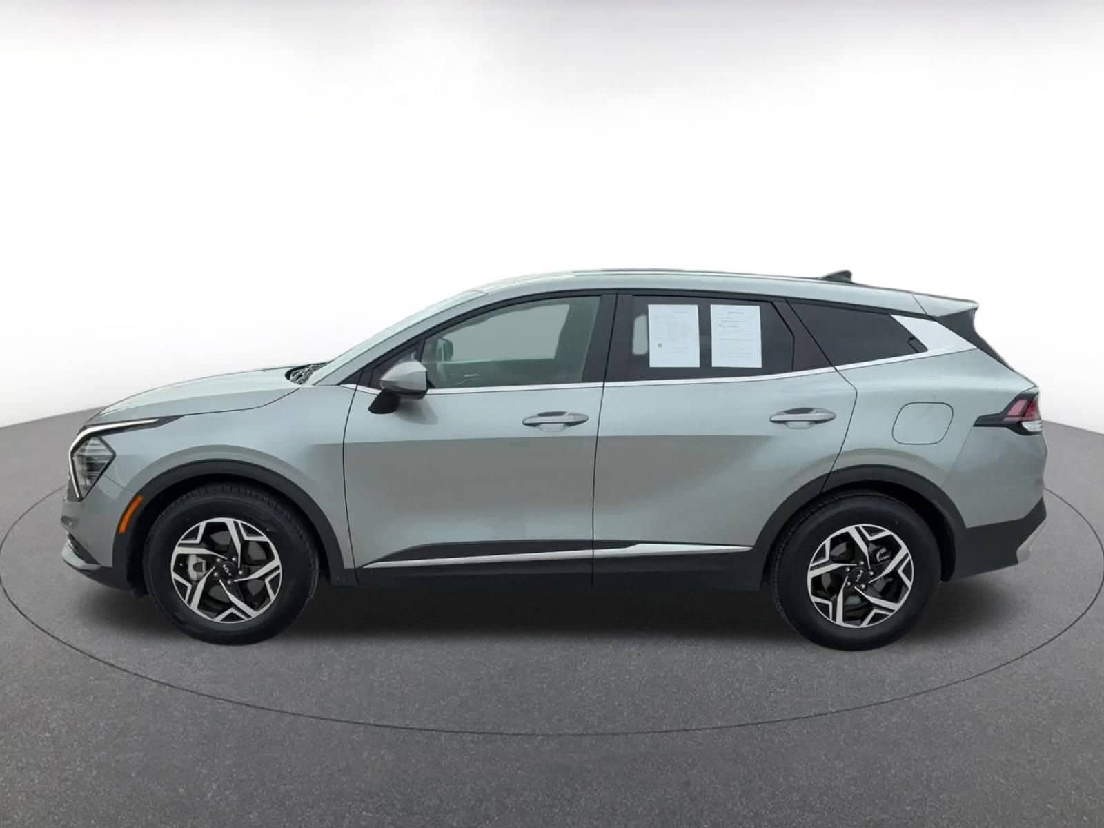 Thumbnail: 2024 Kia Sportage - 9