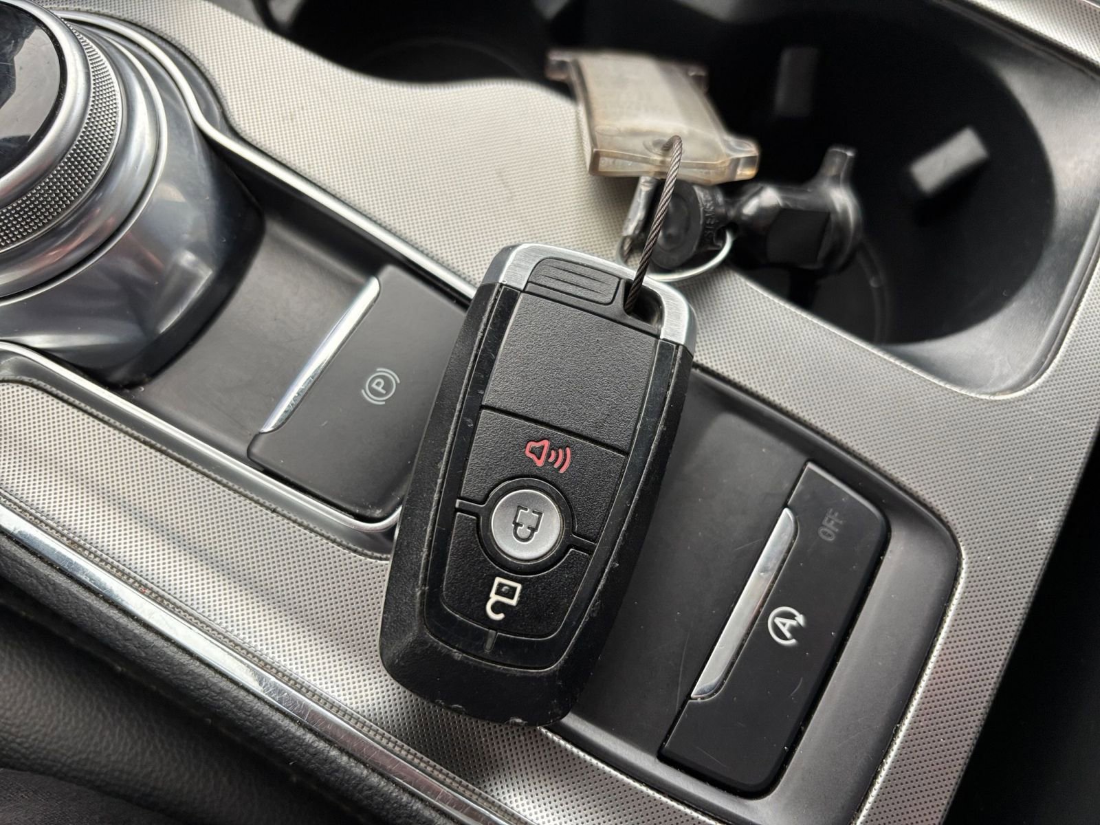 Thumbnail: 2022 Ford Edge - 21