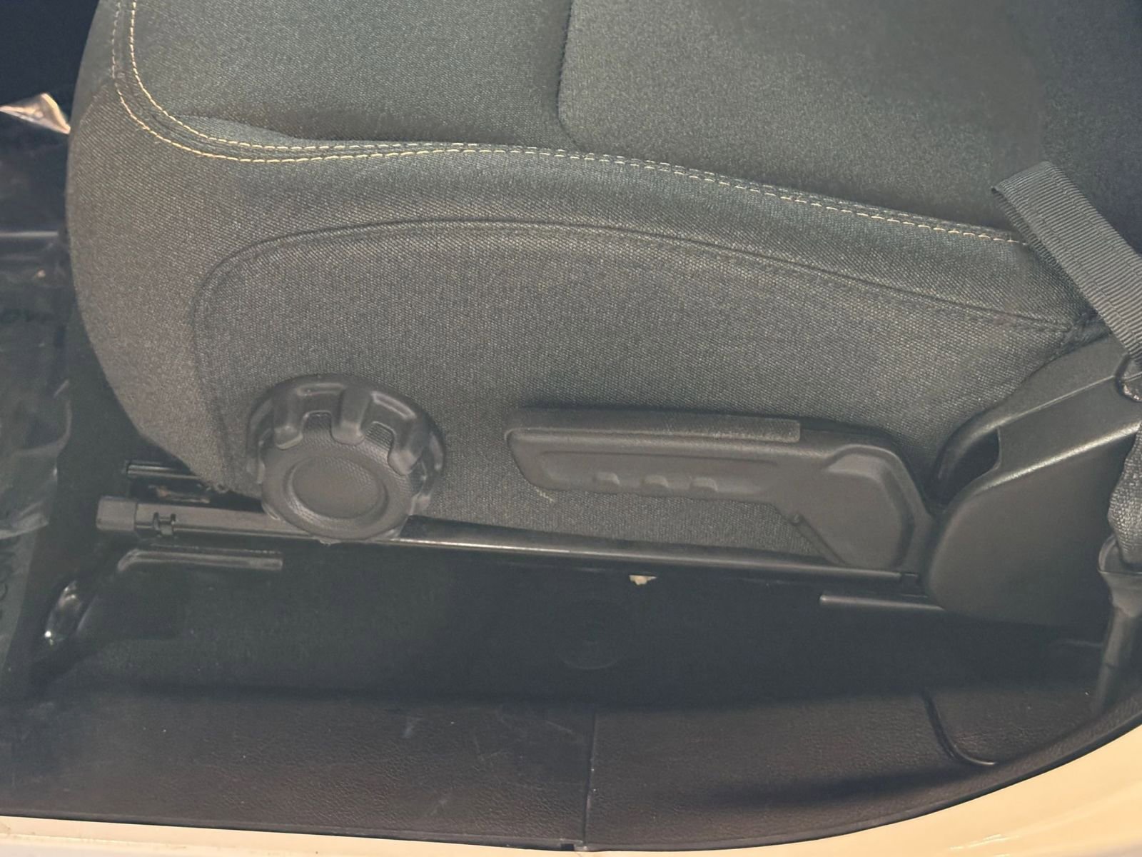 Thumbnail: 2025 Jeep Wrangler - 23