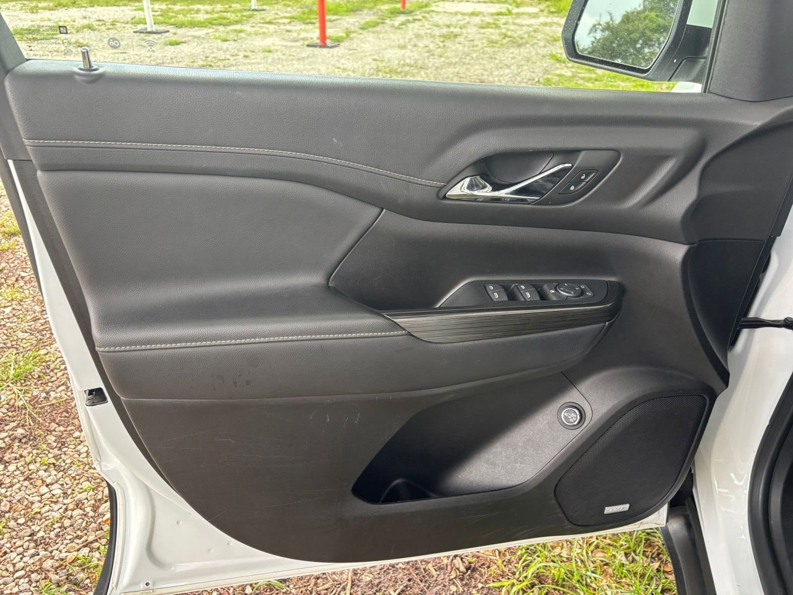 Thumbnail: 2023 GMC Acadia - 16
