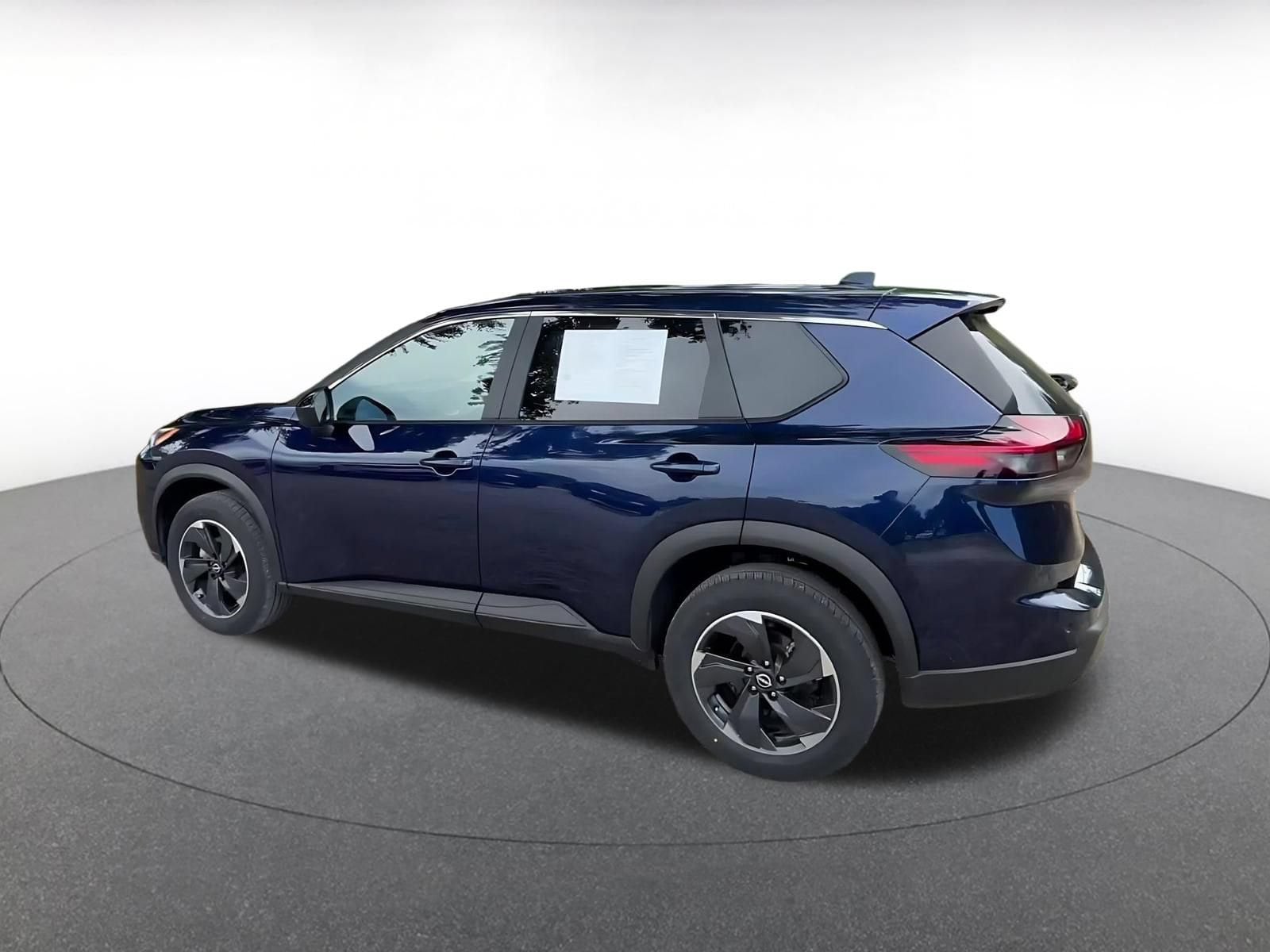 Thumbnail: 2025 Nissan Rogue - 10