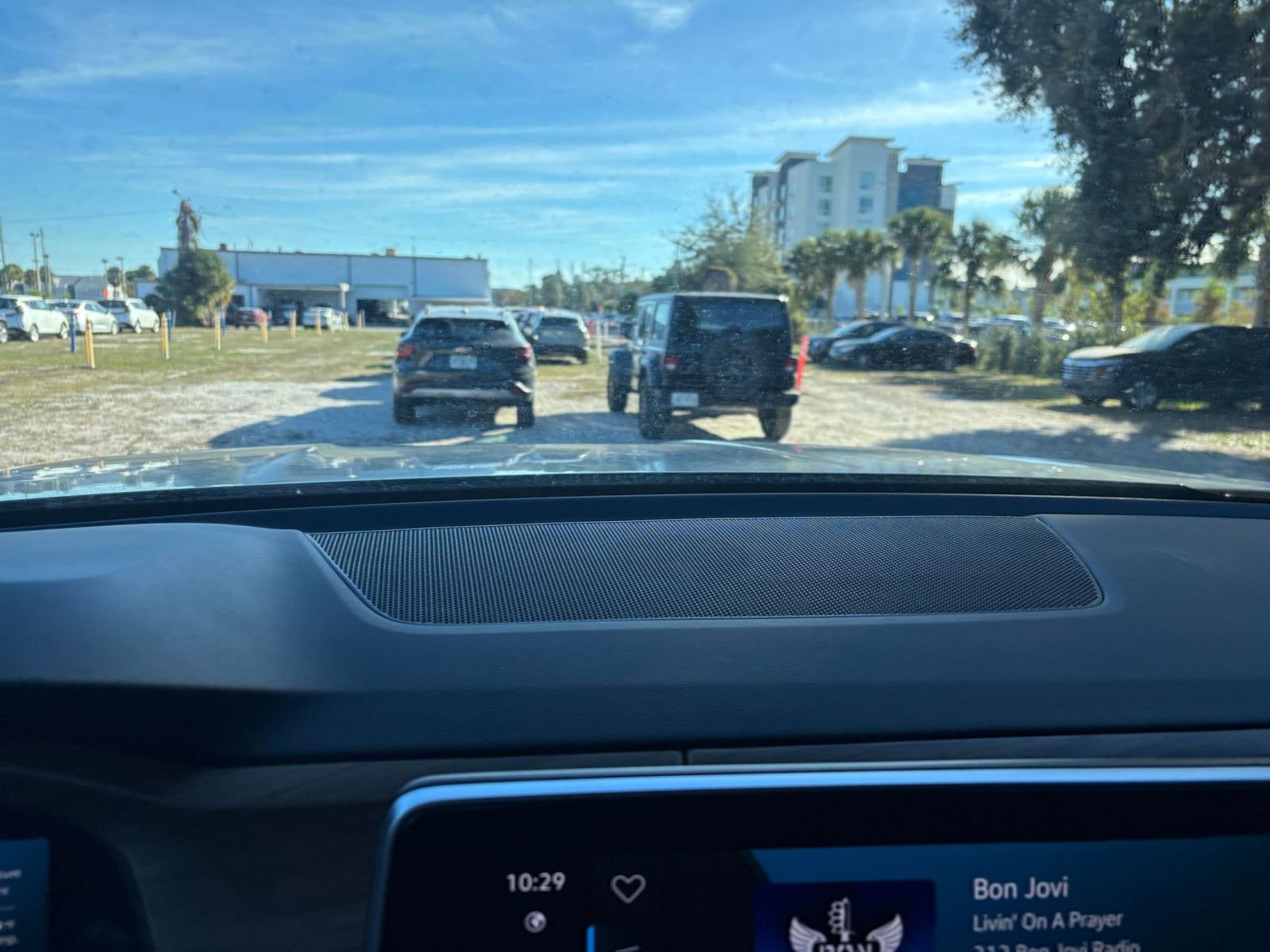 Thumbnail: 2025 Volkswagen Atlas - 18