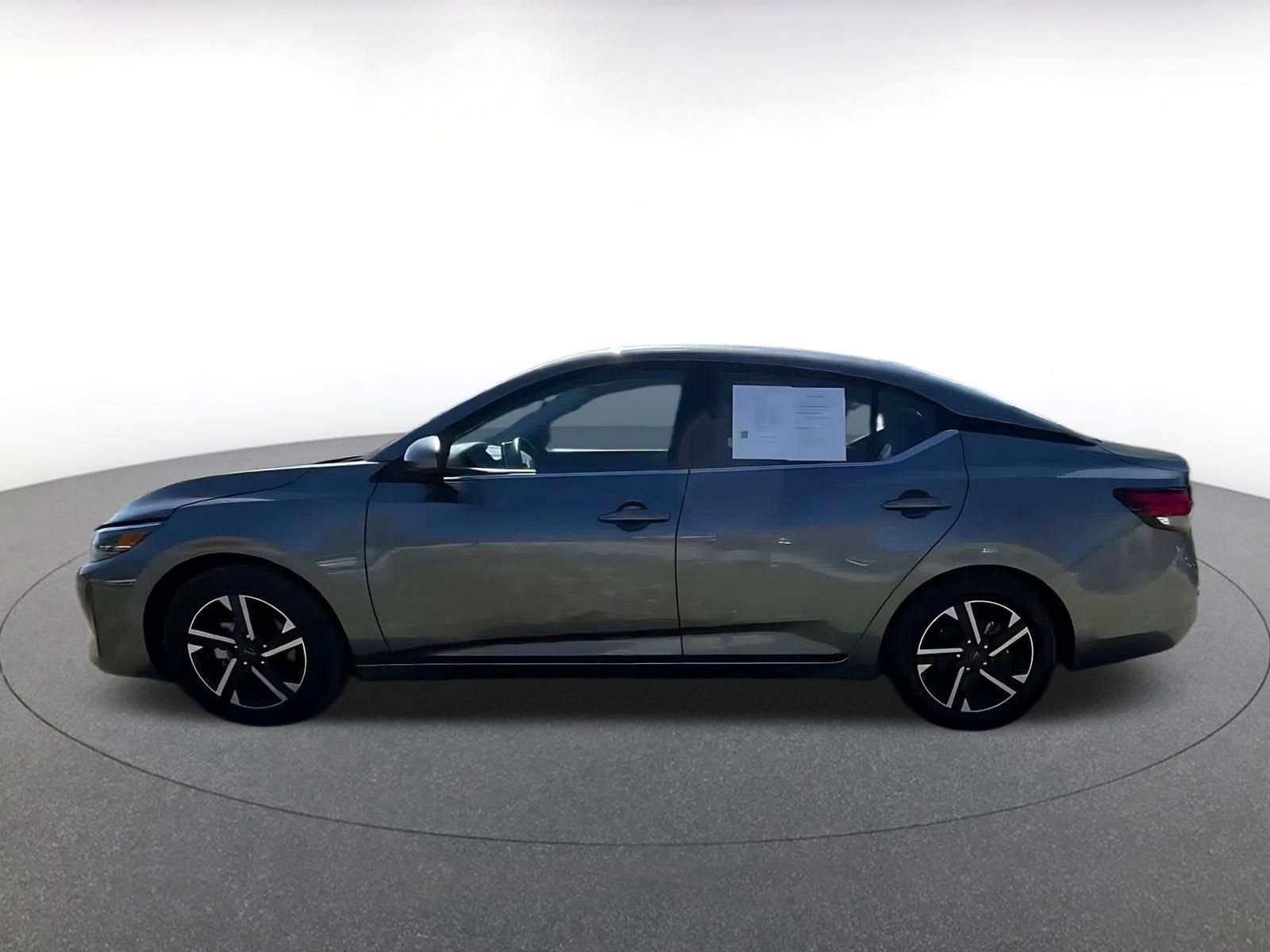 Thumbnail: 2025 Nissan Sentra - 9