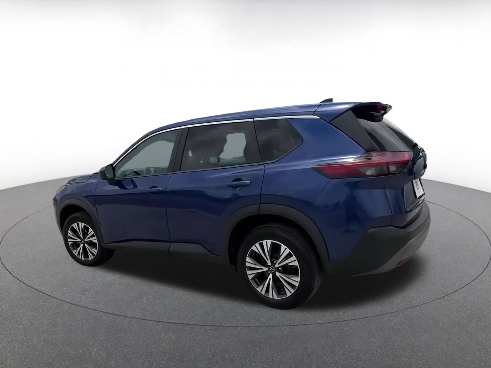 Thumbnail: 2023 Nissan Rogue - 10