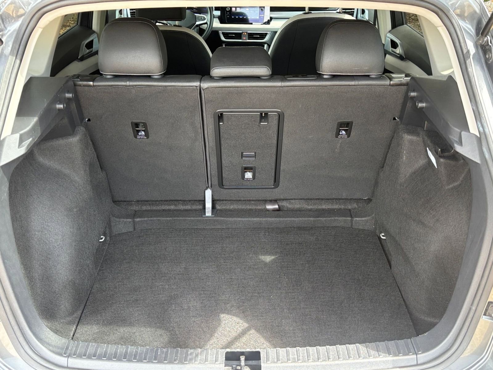 Thumbnail: 2025 Volkswagen Taos - 32