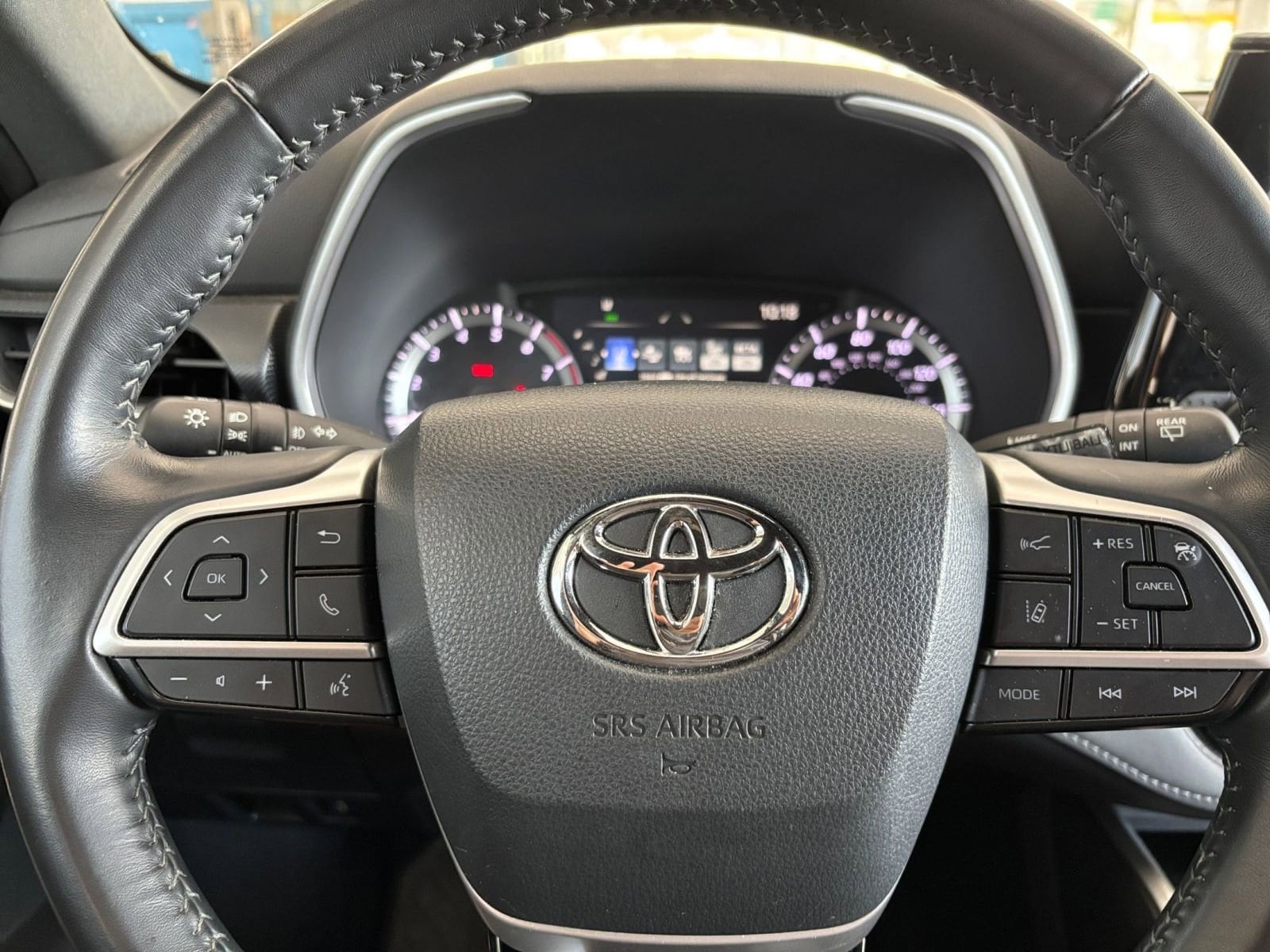 Thumbnail: 2024 Toyota Highlander - 23