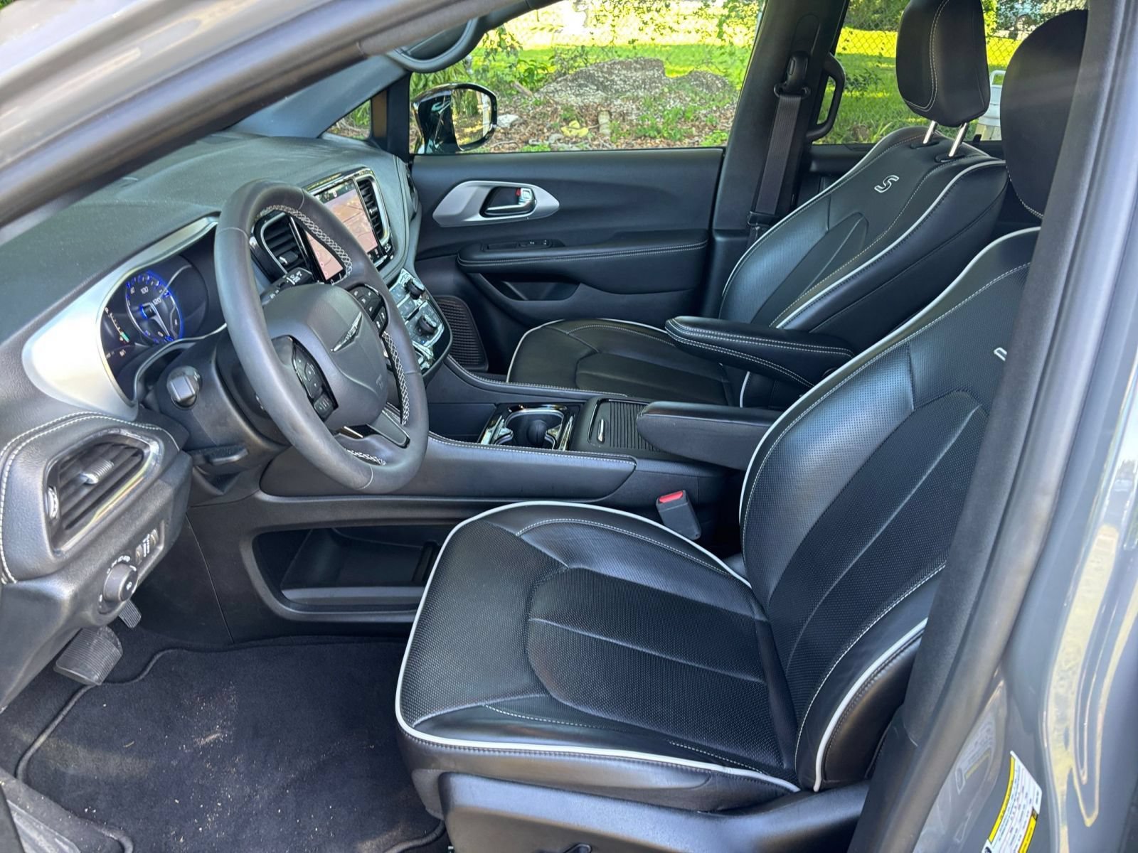 Thumbnail: 2025 Chrysler Pacifica - 29