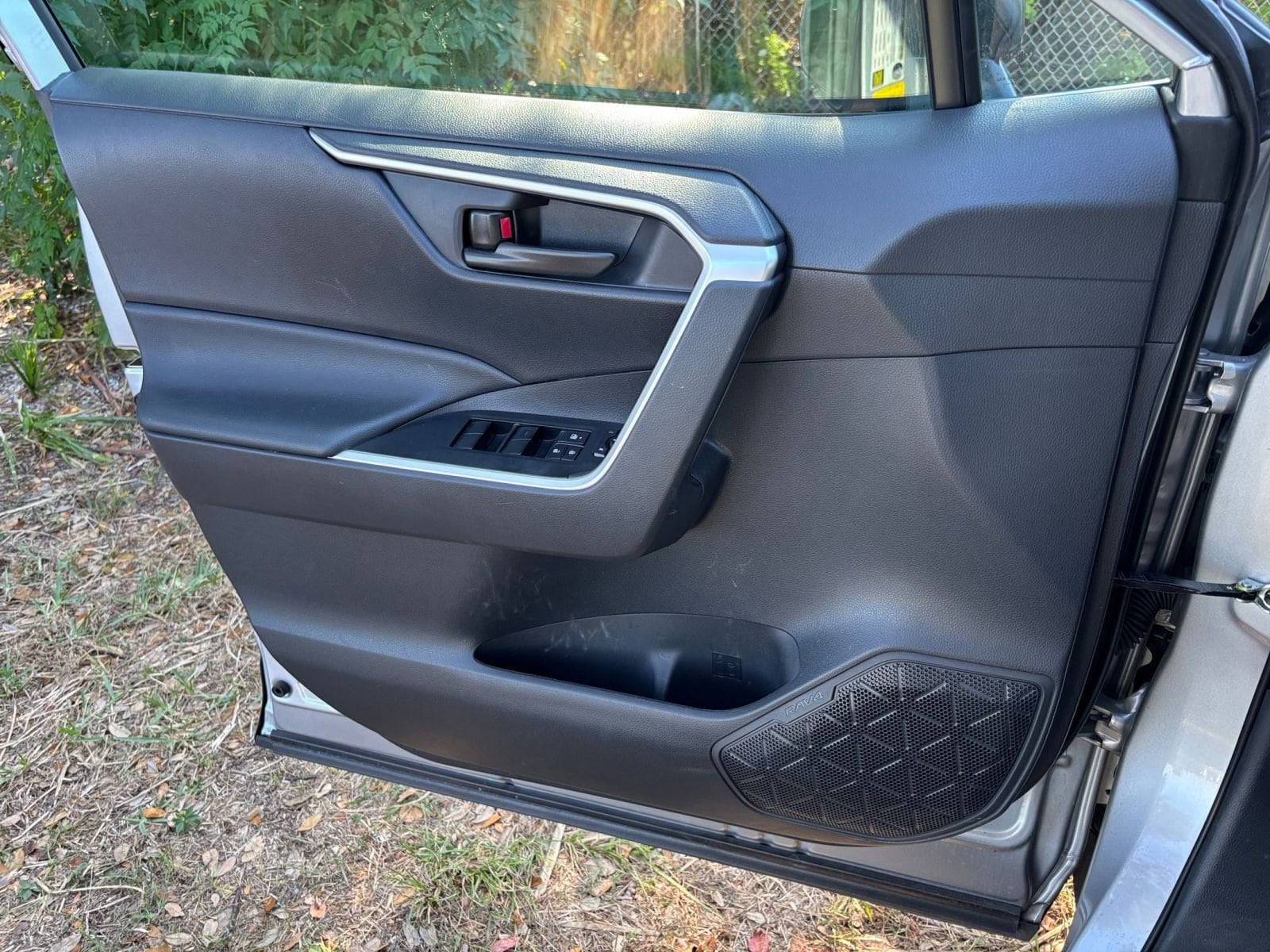 Thumbnail: 2025 Toyota RAV4 - 20