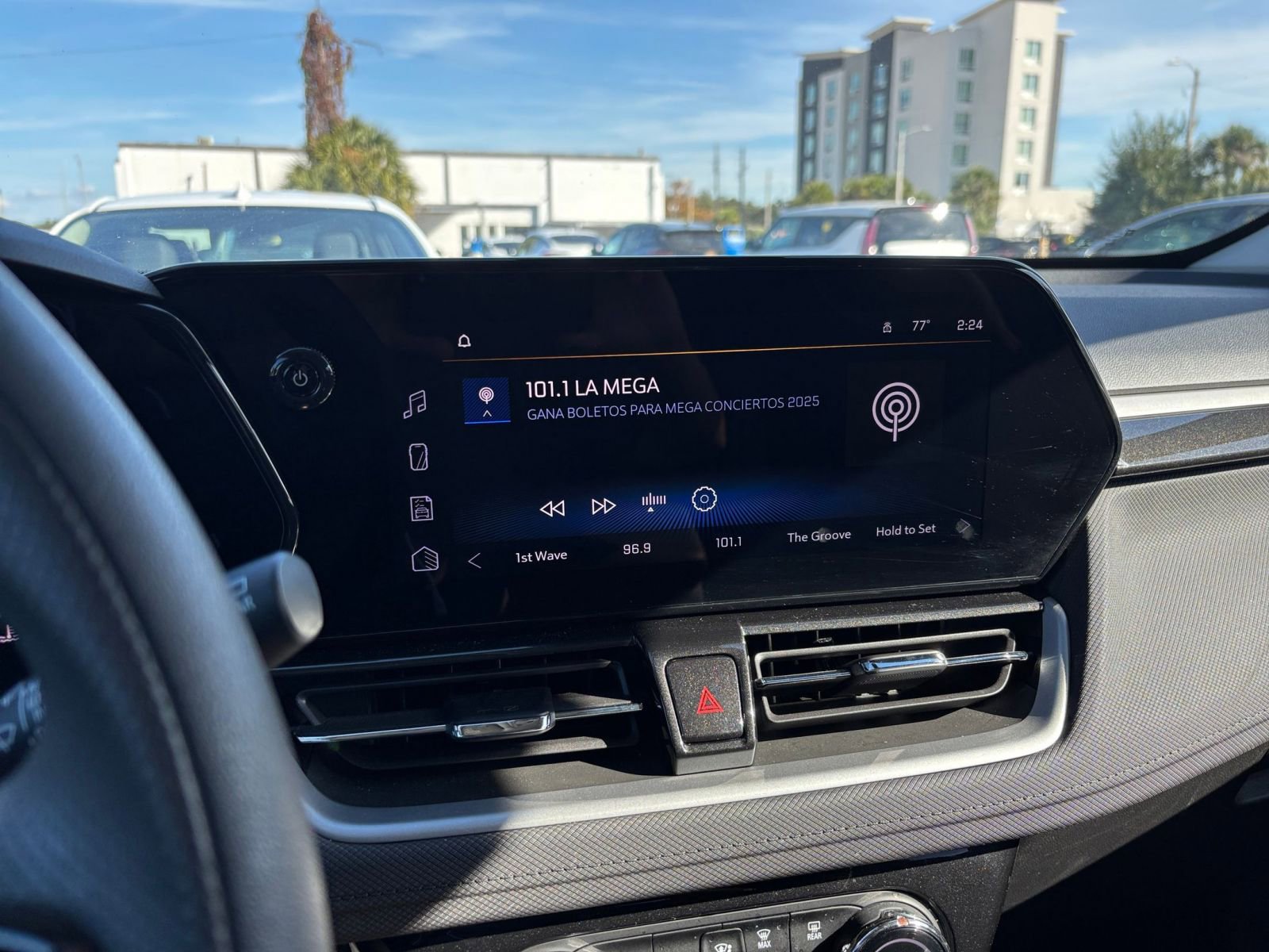 Thumbnail: 2025 Chevrolet TrailBlazer - 21