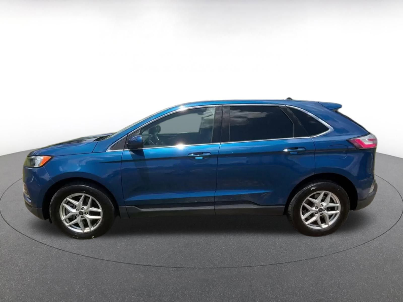 Thumbnail: 2023 Ford Edge - 9