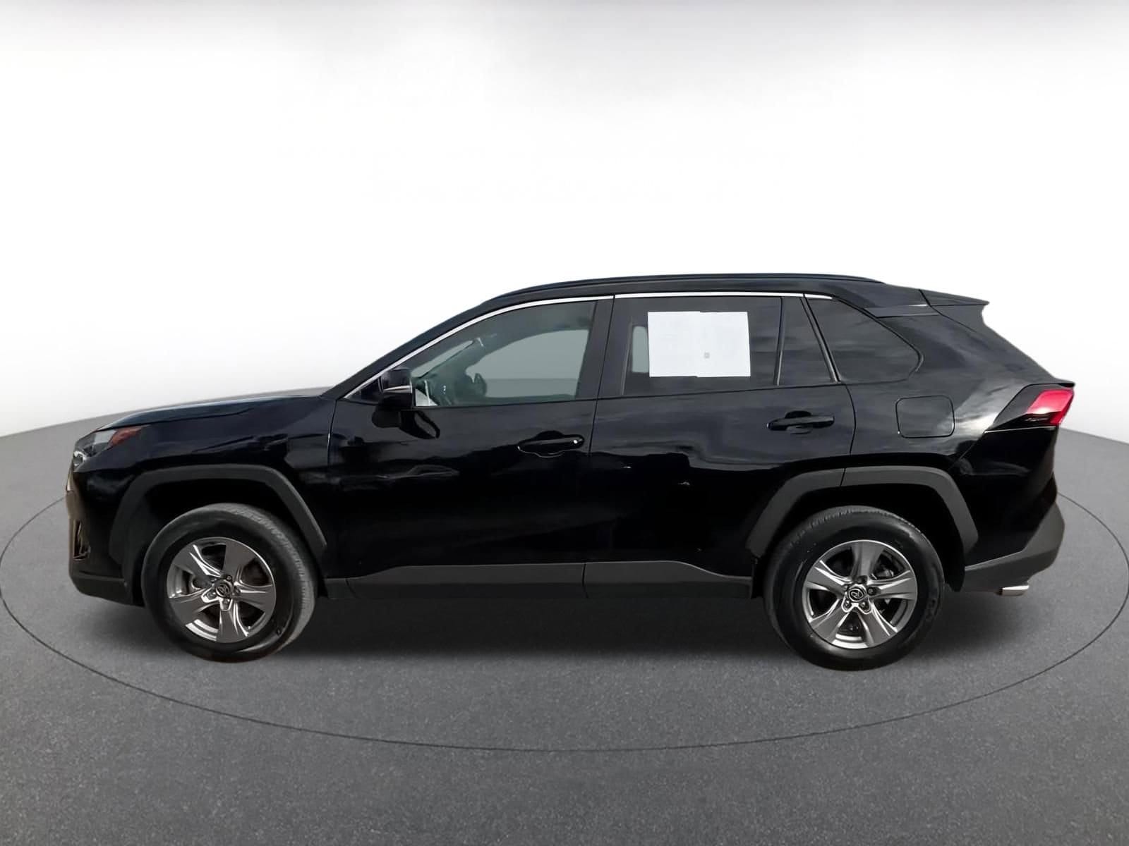 Thumbnail: 2025 Toyota RAV4 - 9