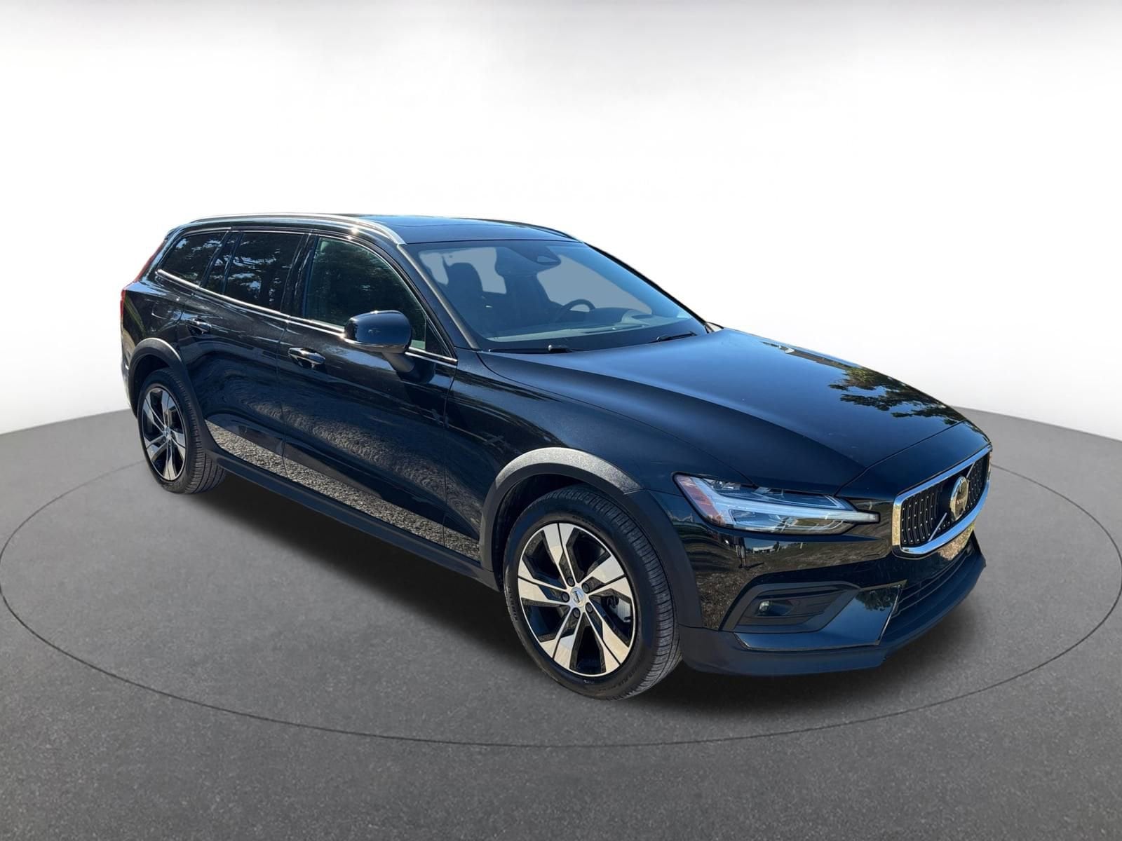Thumbnail: 2025 Volvo S60 - 1