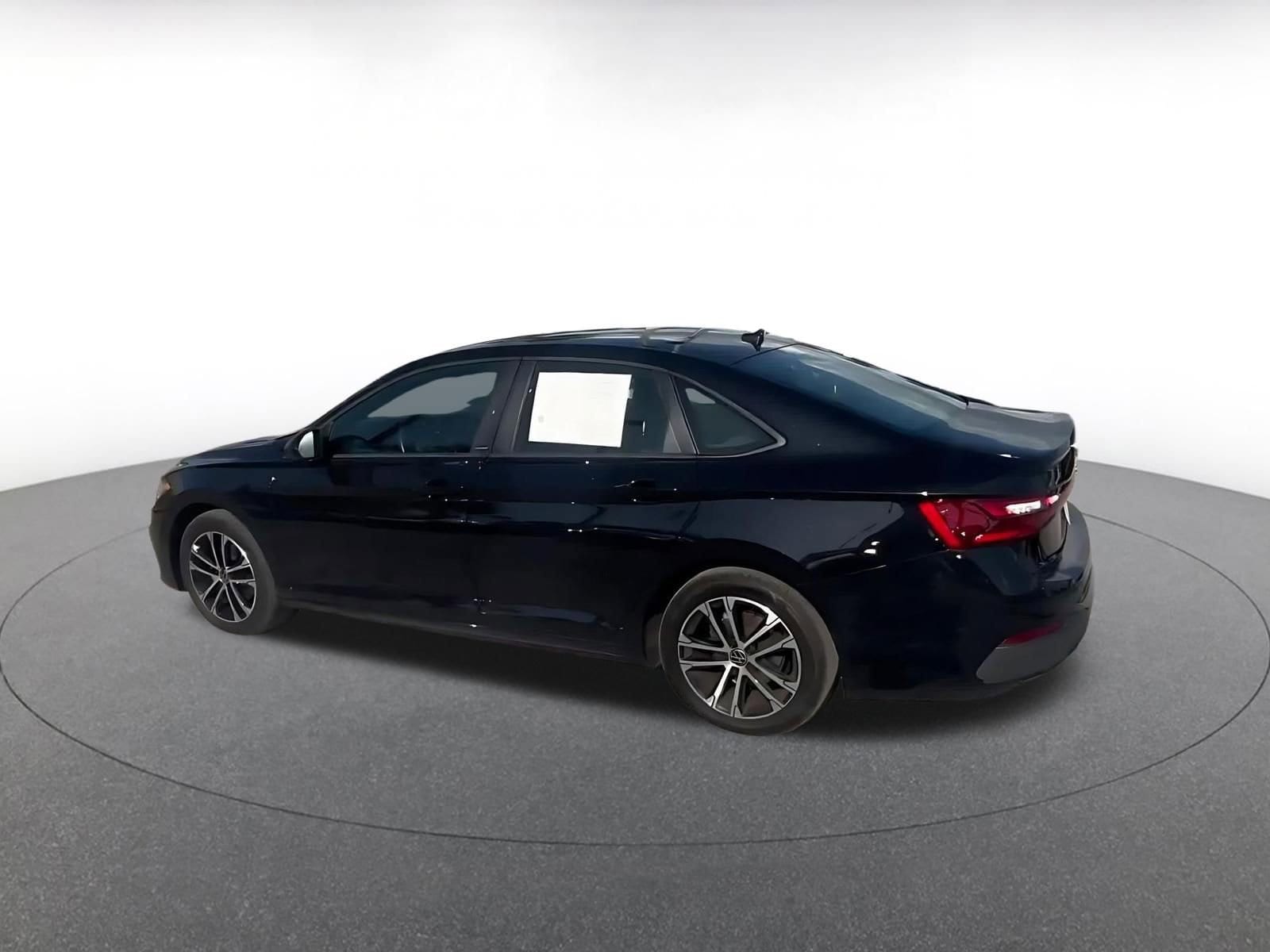 Thumbnail: 2025 Volkswagen Jetta - 10