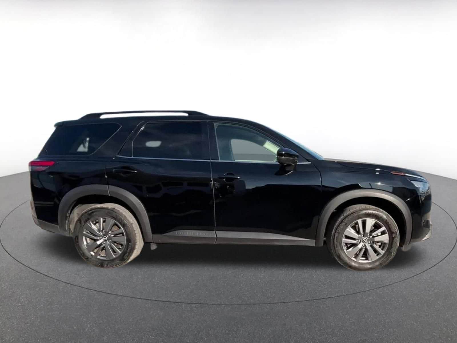 Thumbnail: 2025 Nissan Pathfinder - 15